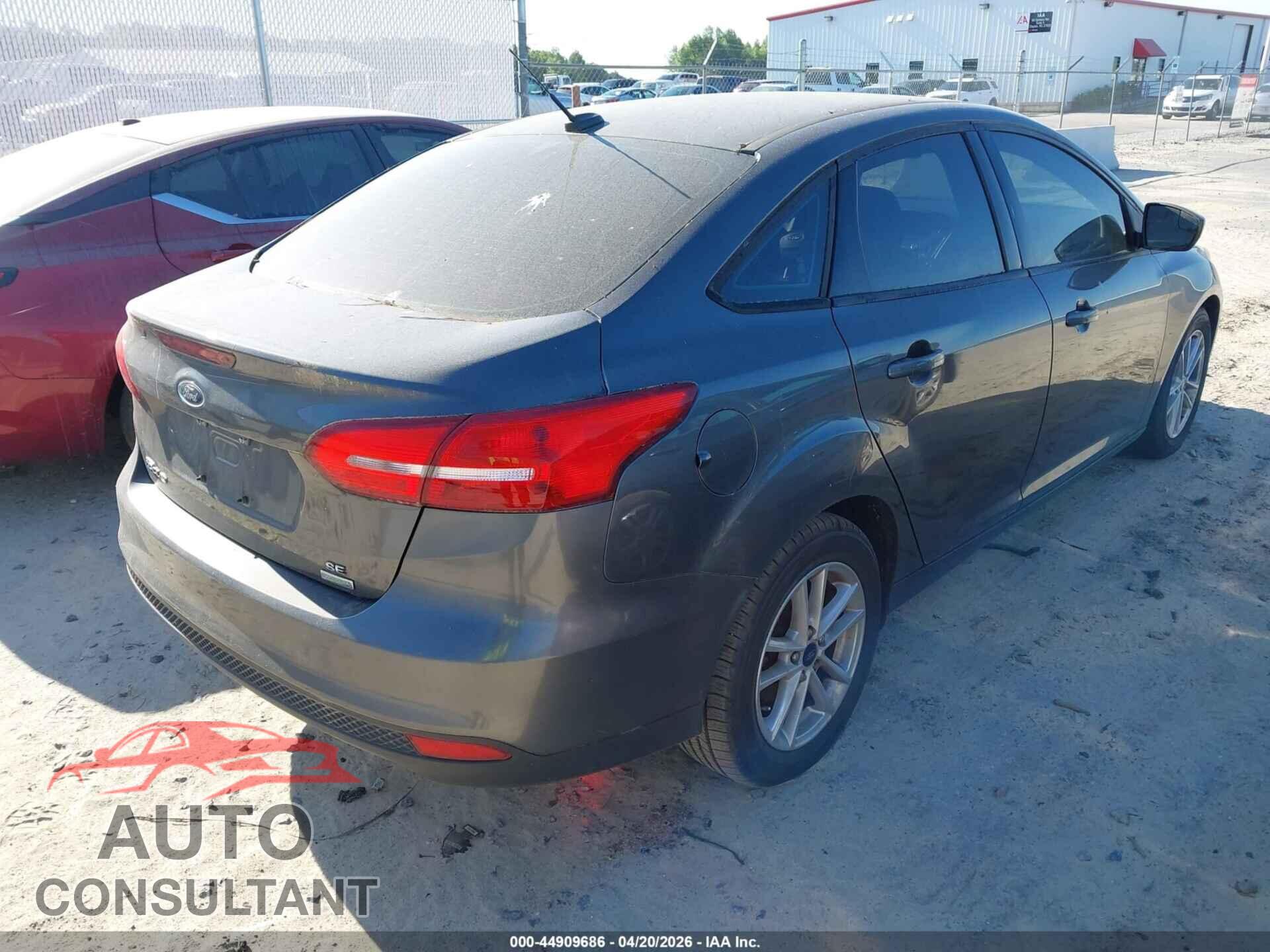FORD FOCUS 2018 - 1FADP3FE5JL213937