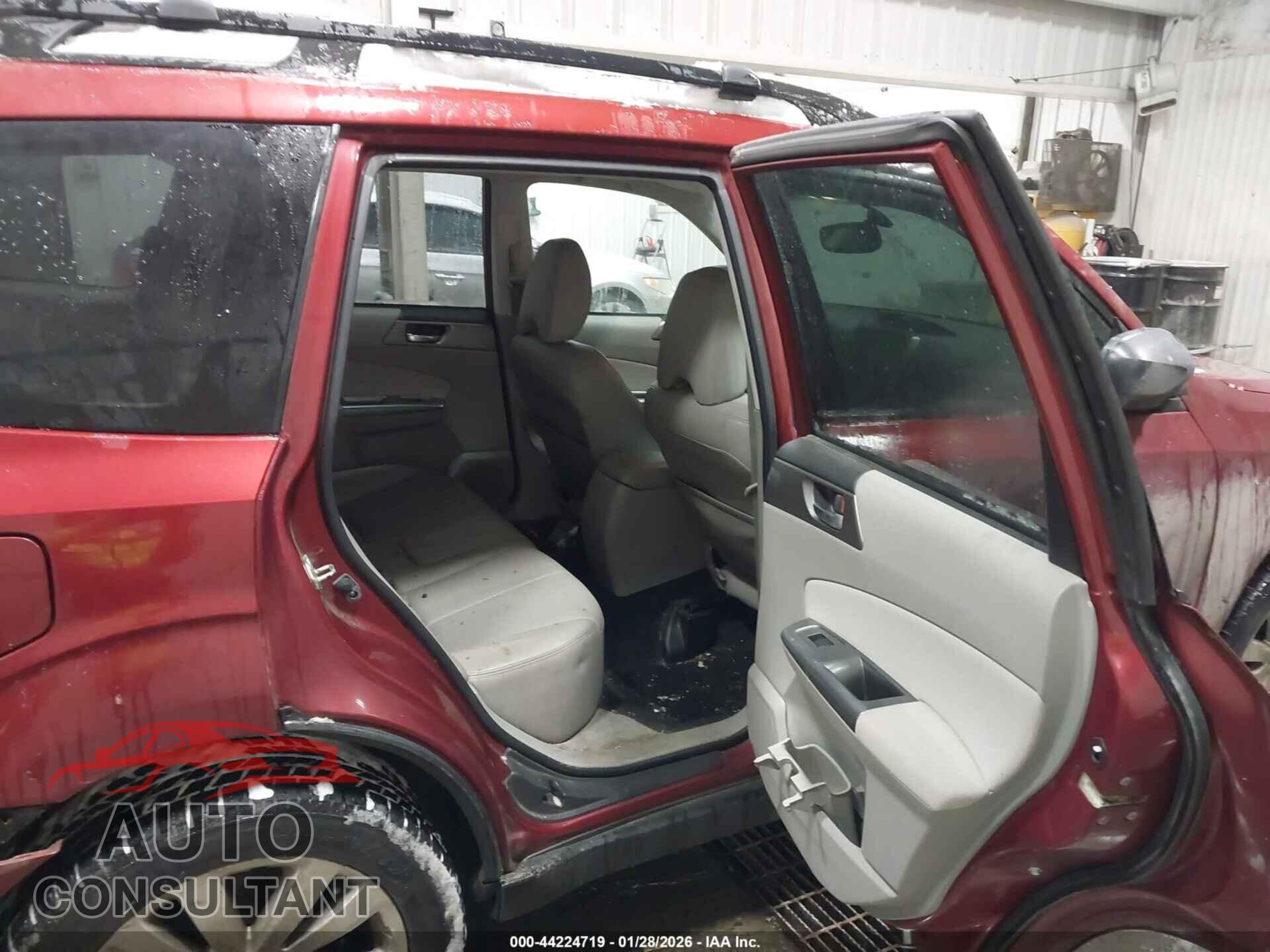 SUBARU FORESTER 2011 - JF2SHAEC4BH700796
