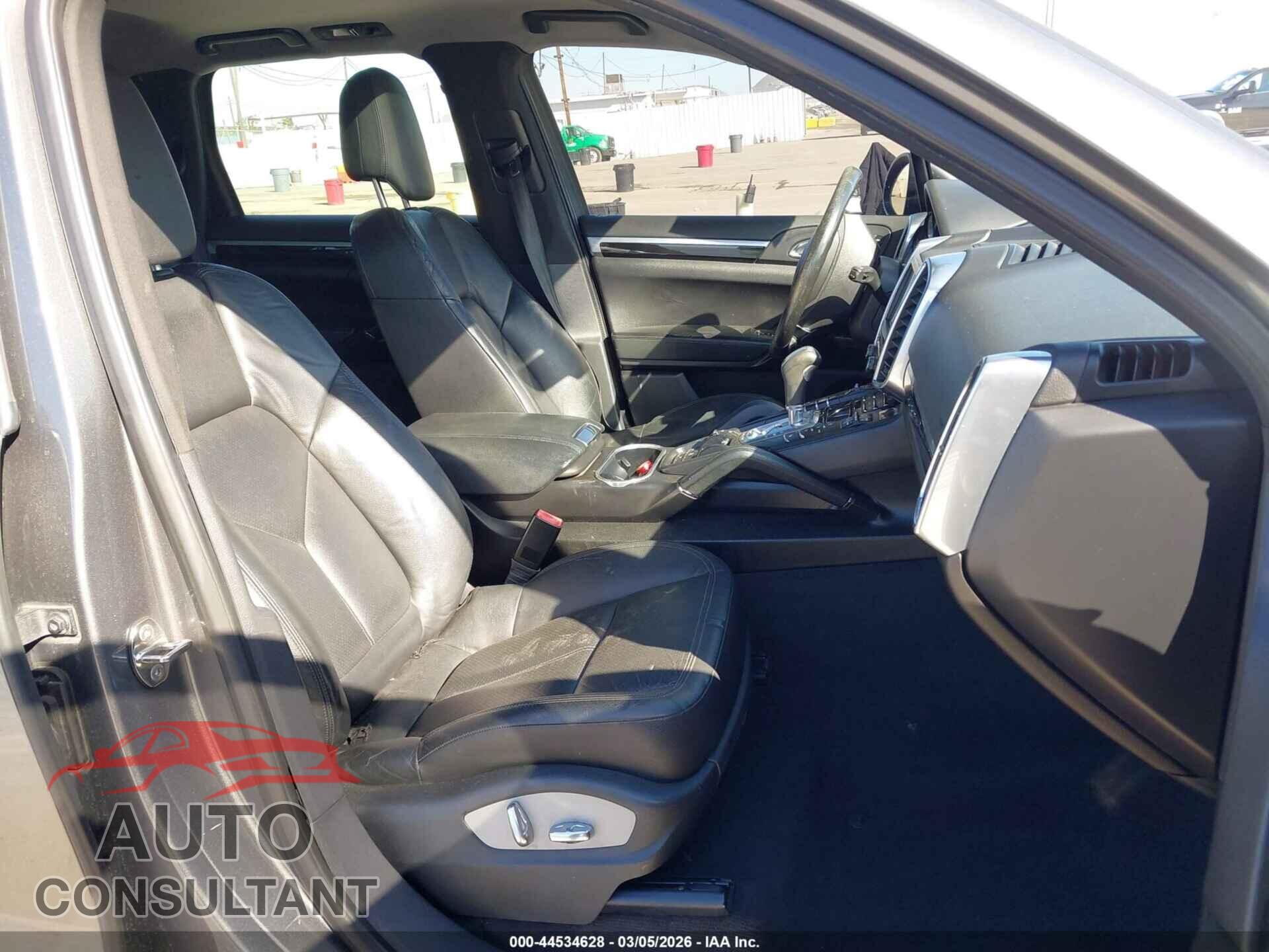 PORSCHE CAYENNE 2013 - WP1AA2A25DLA09714