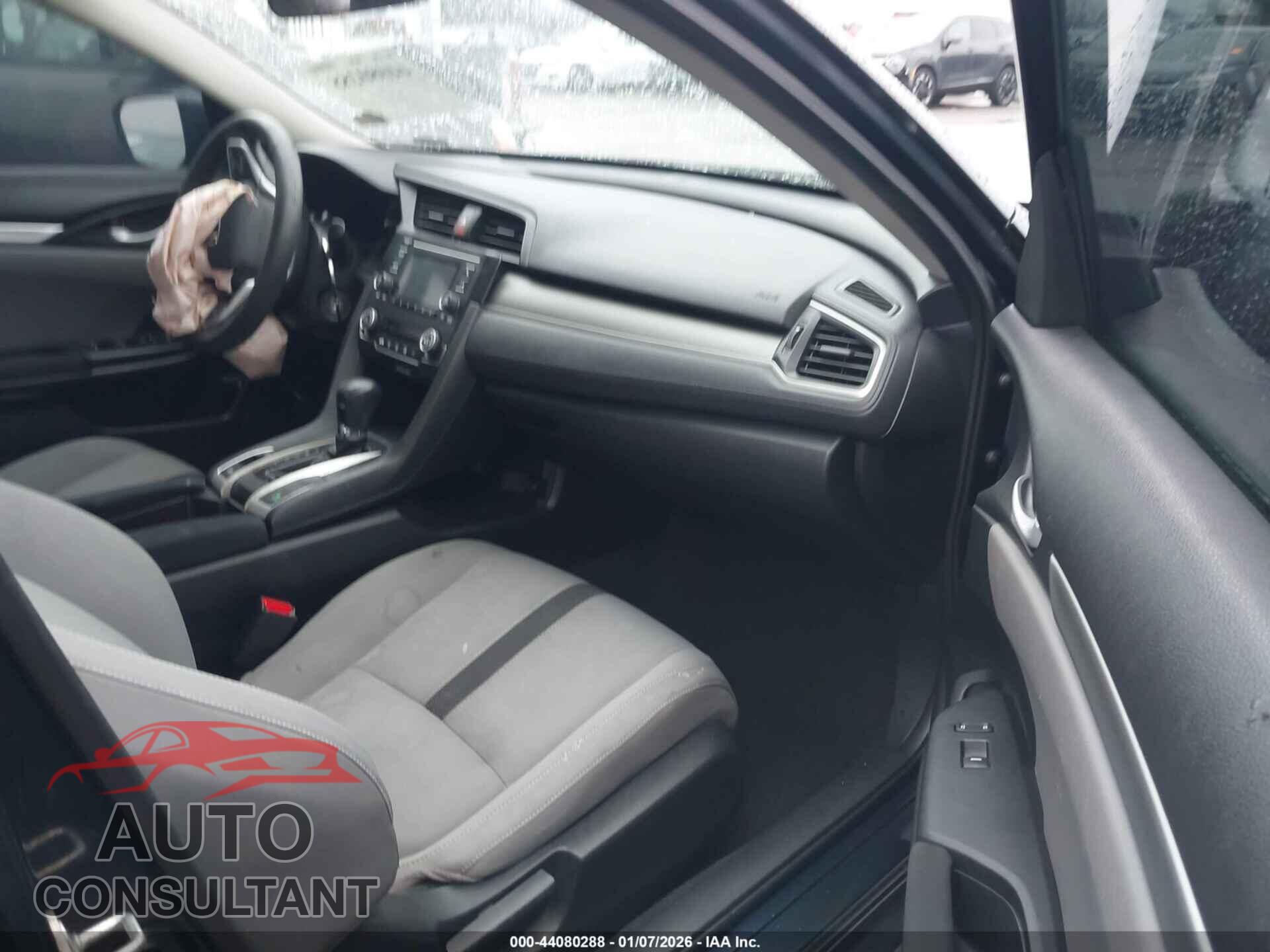 HONDA CIVIC 2018 - 2HGFC2F53JH579502