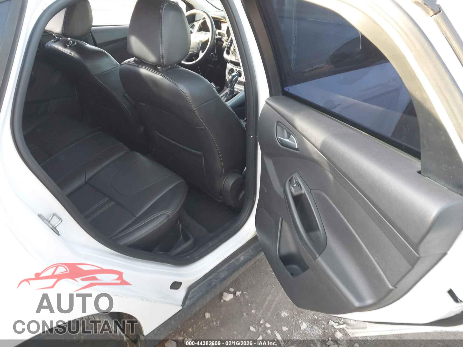 FORD FOCUS 2014 - 1FADP3F2XEL314564