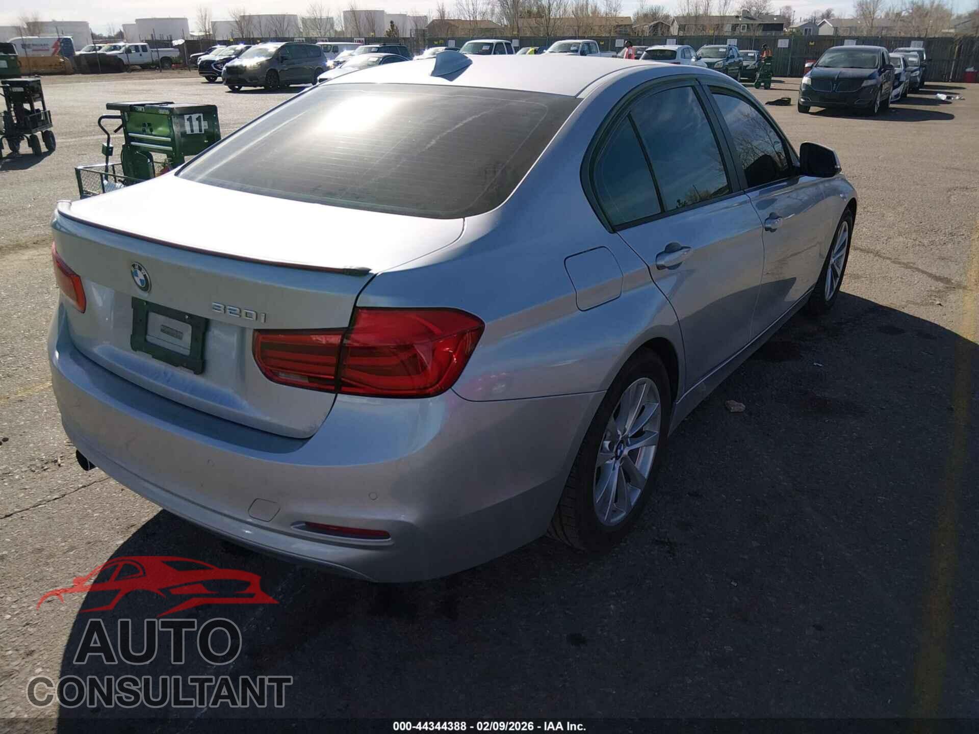 BMW 320I 2017 - WBA8E1G57HNU14643