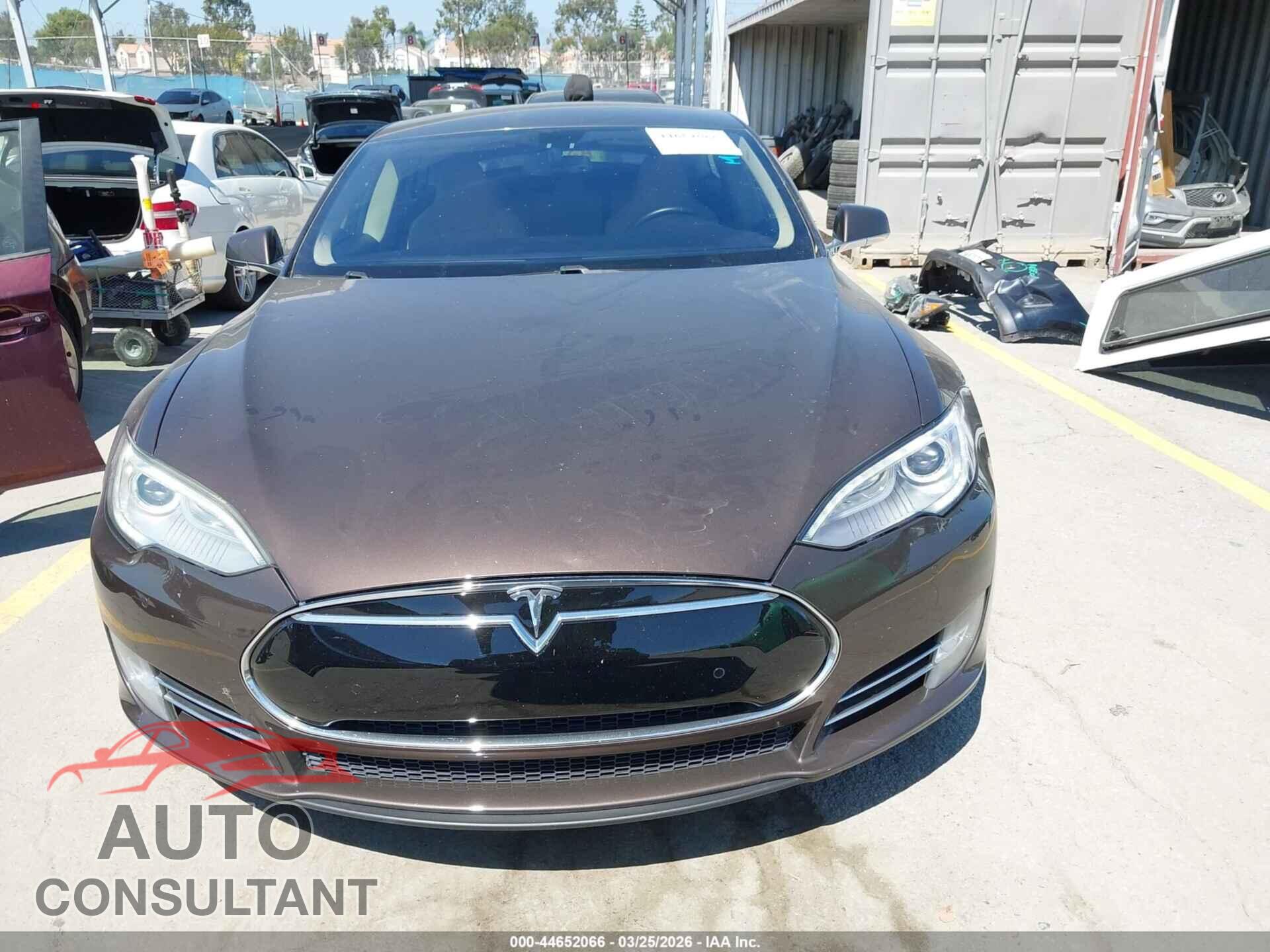 TESLA MODEL S 2014 - 5YJSA1H18EFP28716