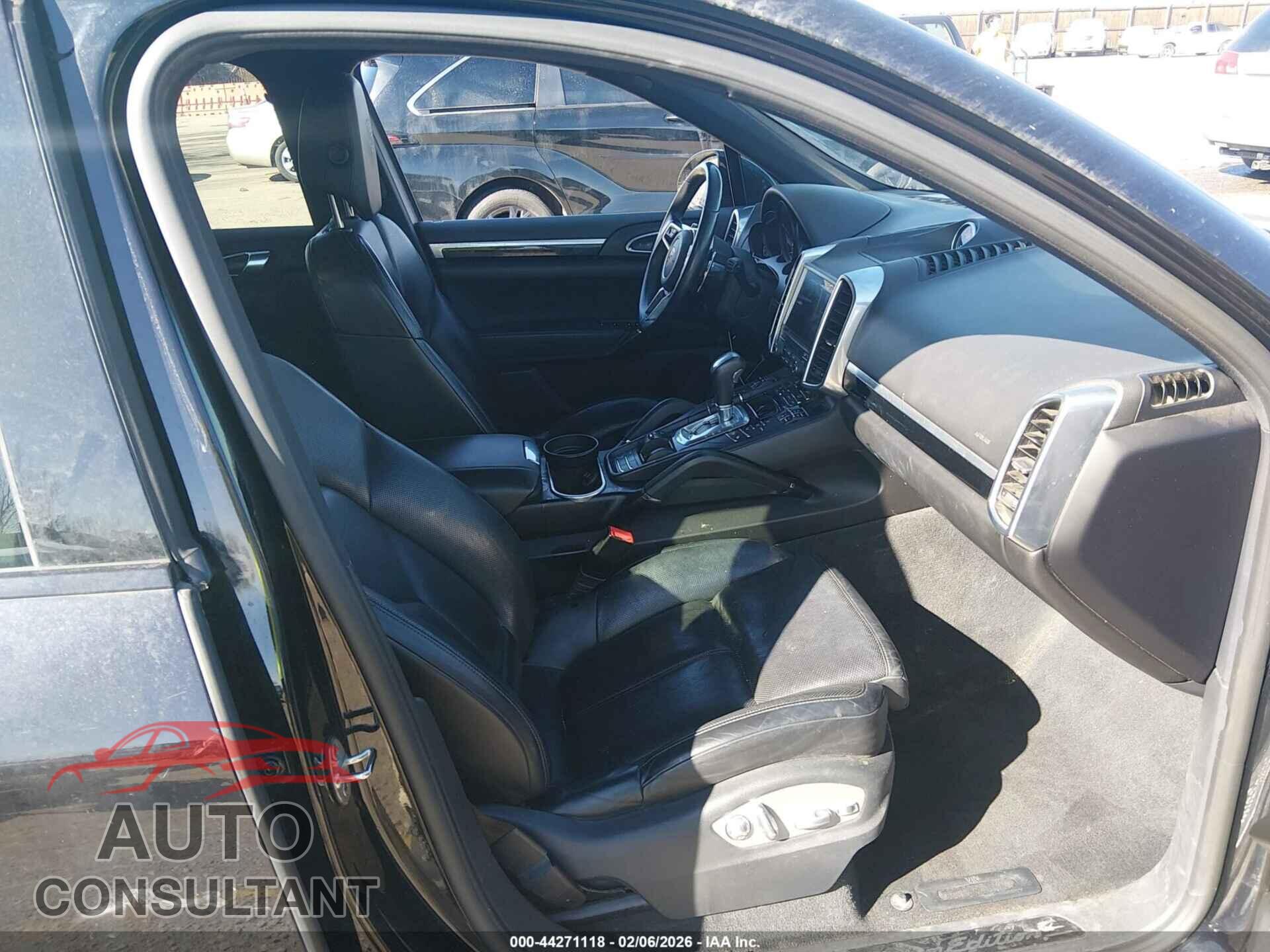 PORSCHE CAYENNE 2017 - WP1AA2A24HKA88045
