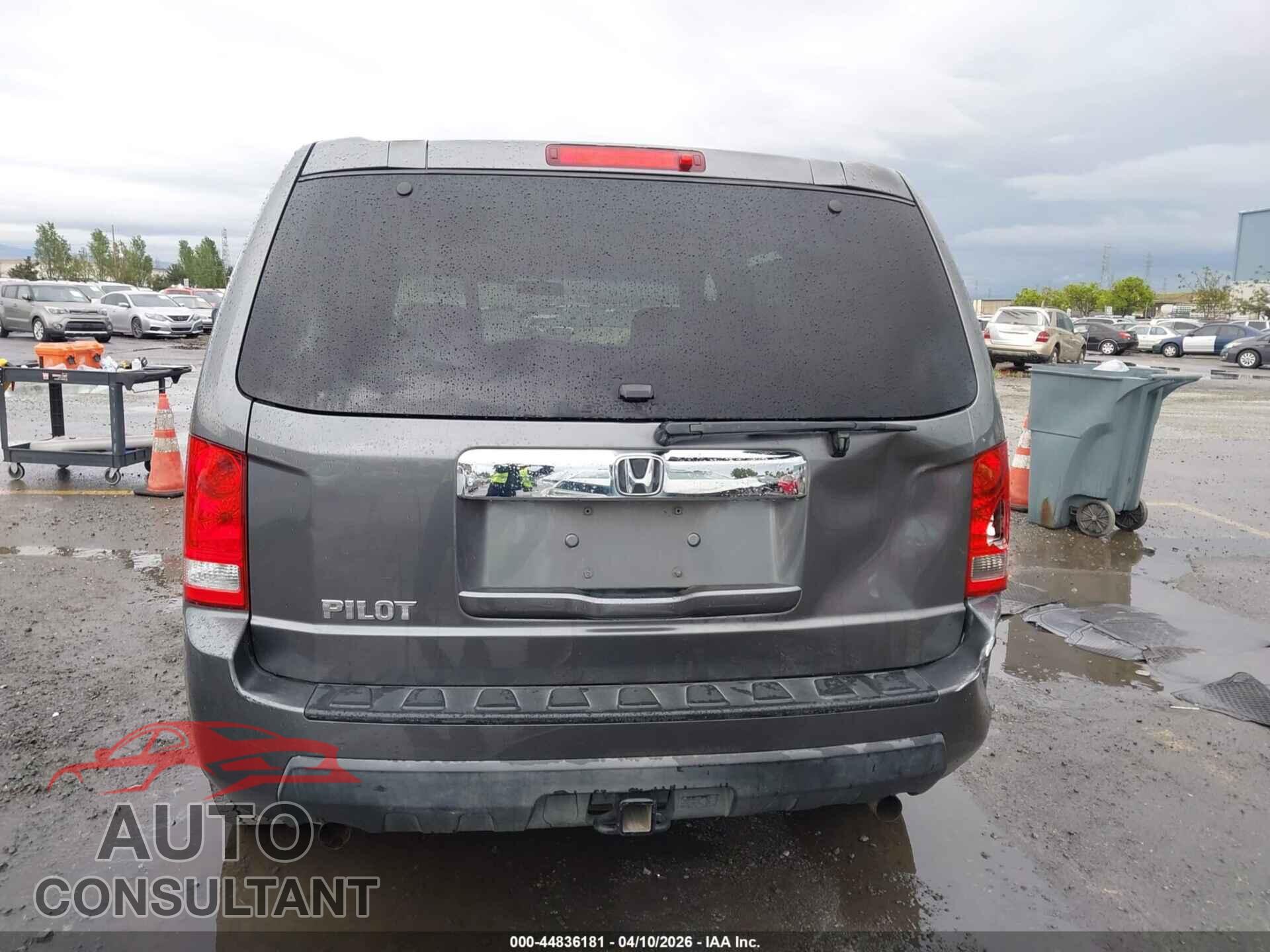 HONDA PILOT 2011 - 5FNYF3H29BB027100
