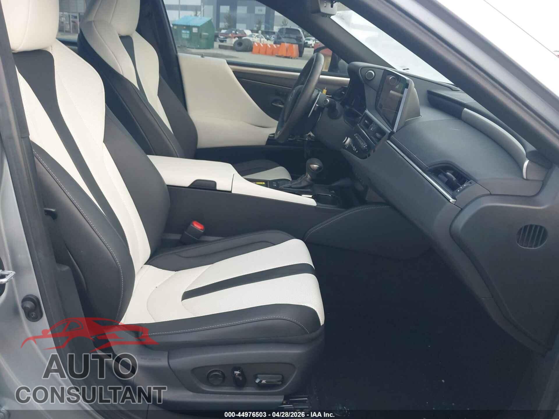 LEXUS ES 300H 2023 - 58ABA1C19PU030833