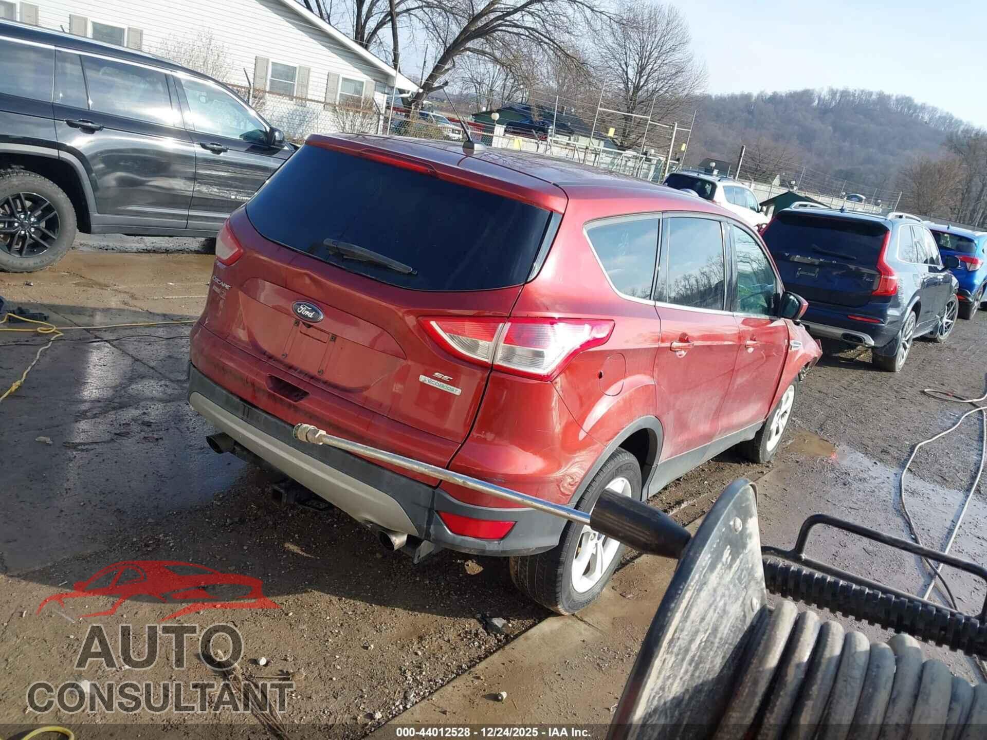 FORD ESCAPE 2015 - 1FMCU0GX1FUC58111