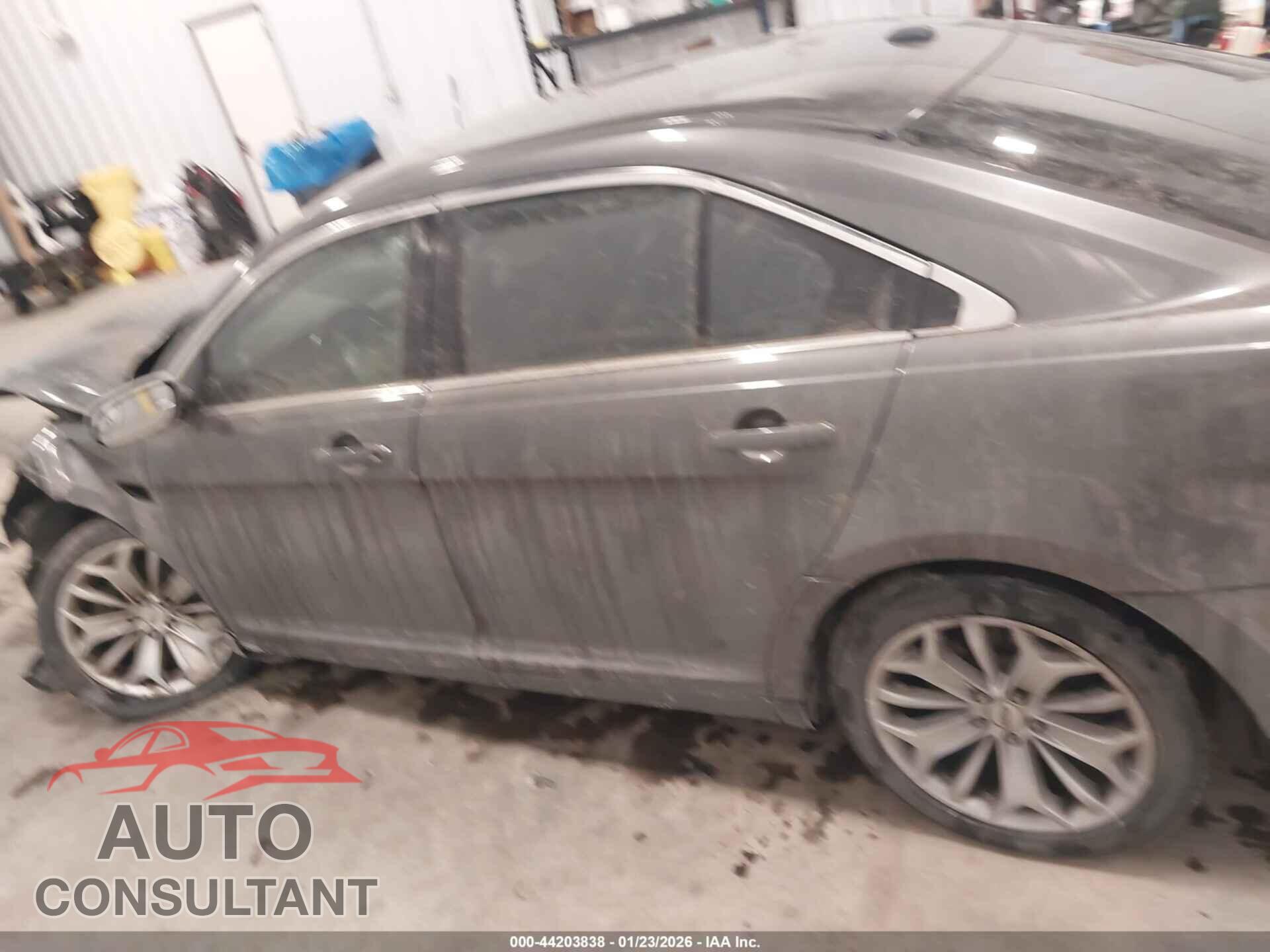 FORD TAURUS 2015 - 1FAHP2F82FG102672