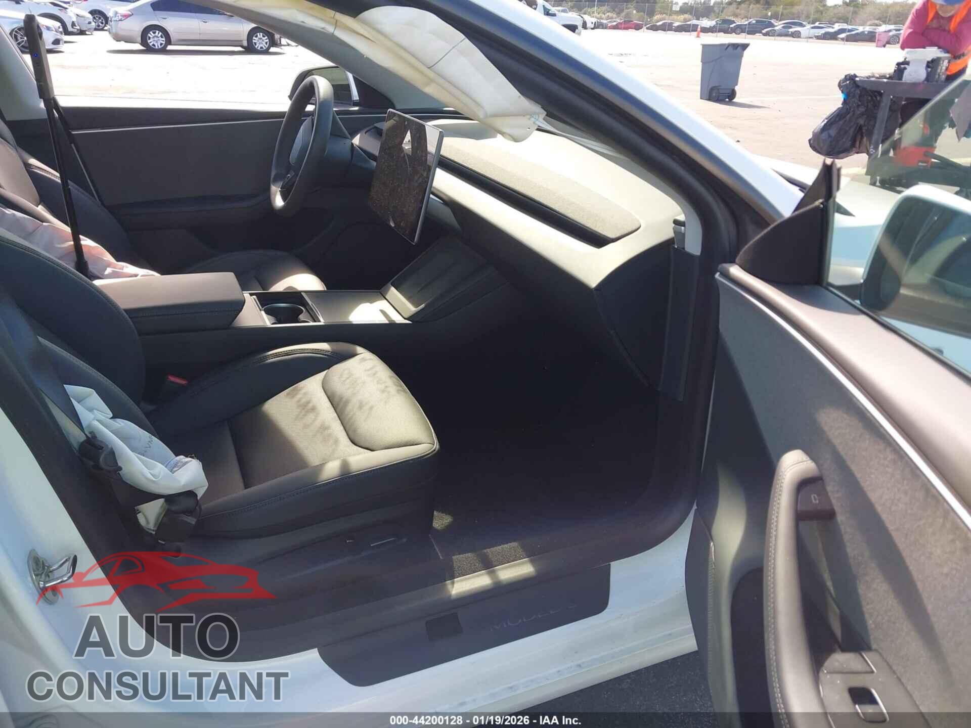 TESLA MODEL 3 2024 - 5YJ3E1EA8RF750623