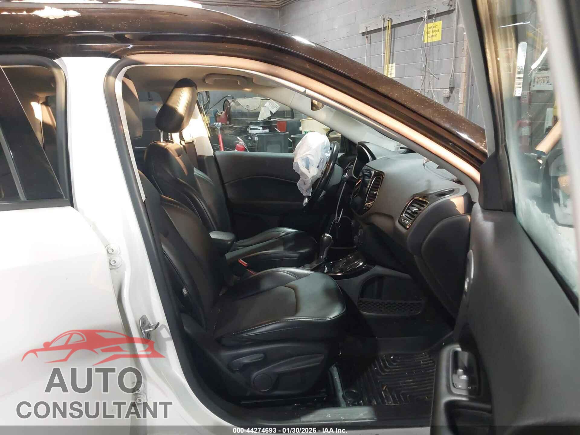 JEEP COMPASS 2019 - 3C4NJDBB8KT838985
