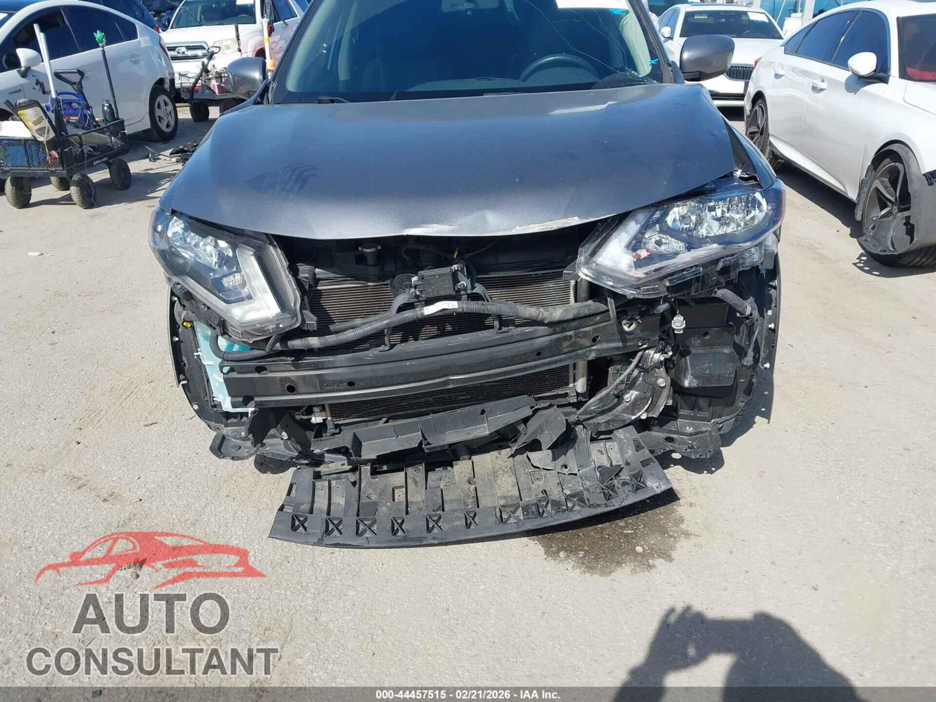 NISSAN ROGUE 2017 - KNMAT2MT5HP606764