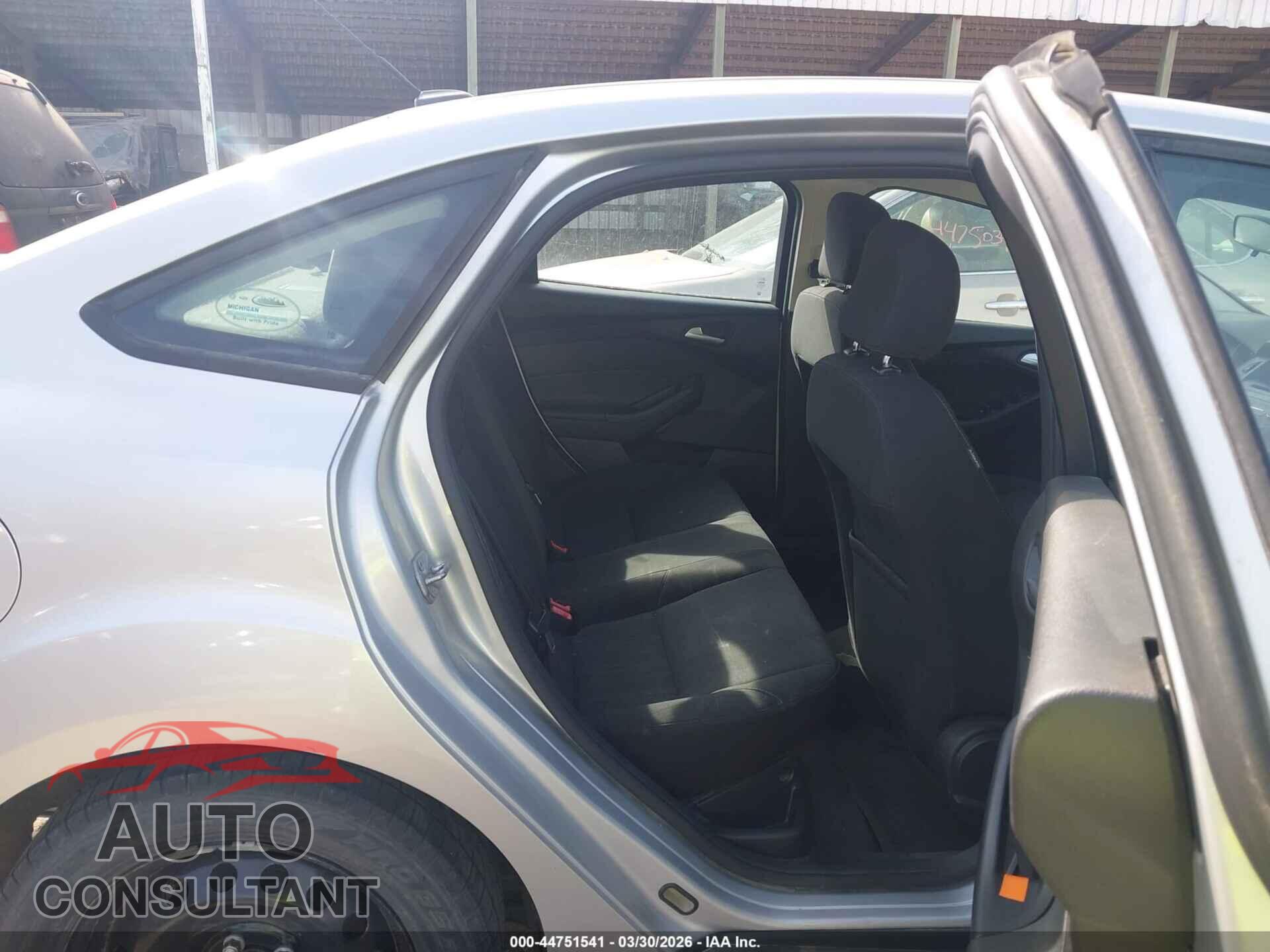 FORD FOCUS 2016 - 1FADP3F2XGL405109