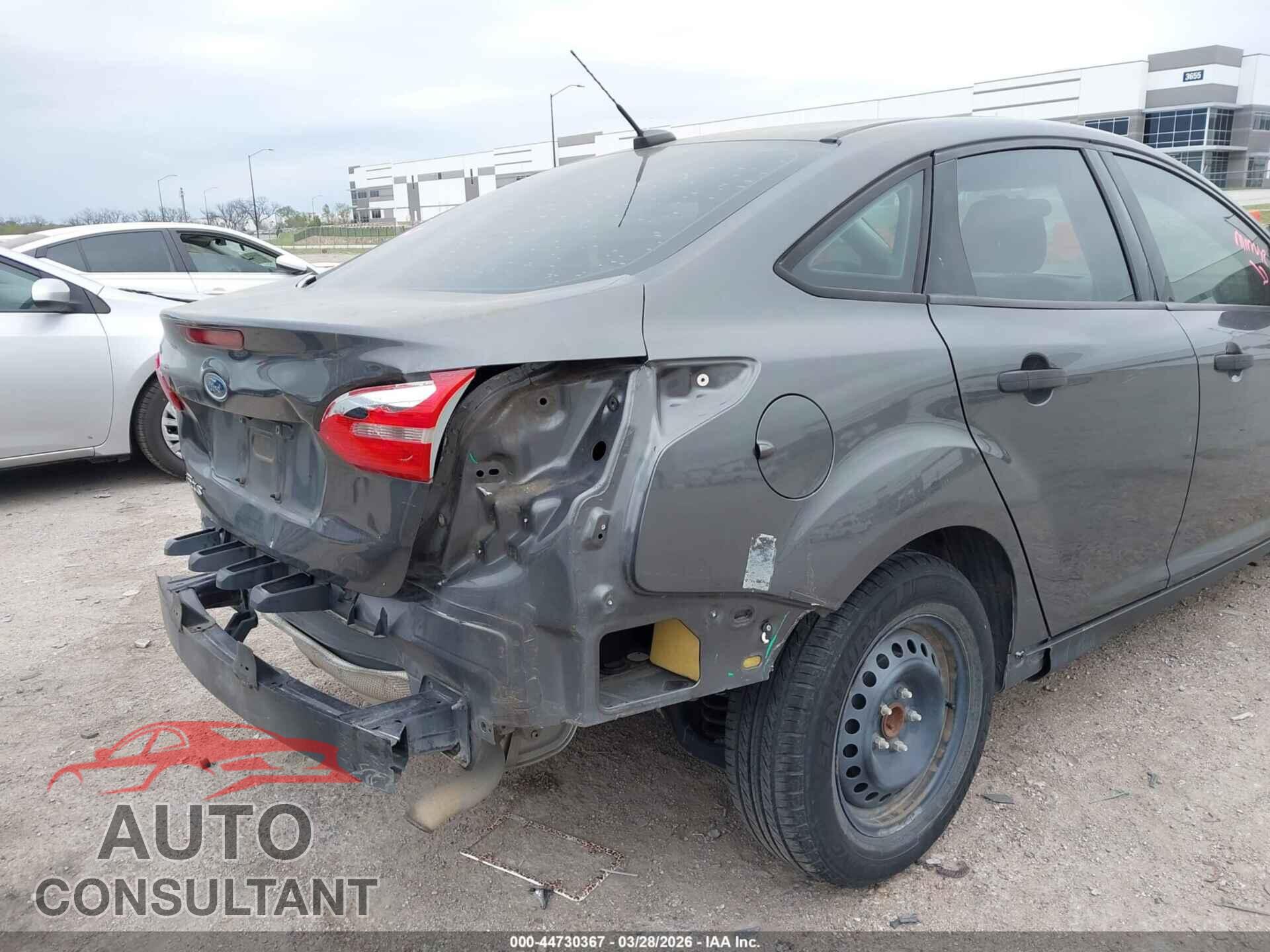 FORD FOCUS 2017 - 1FADP3E23HL347637