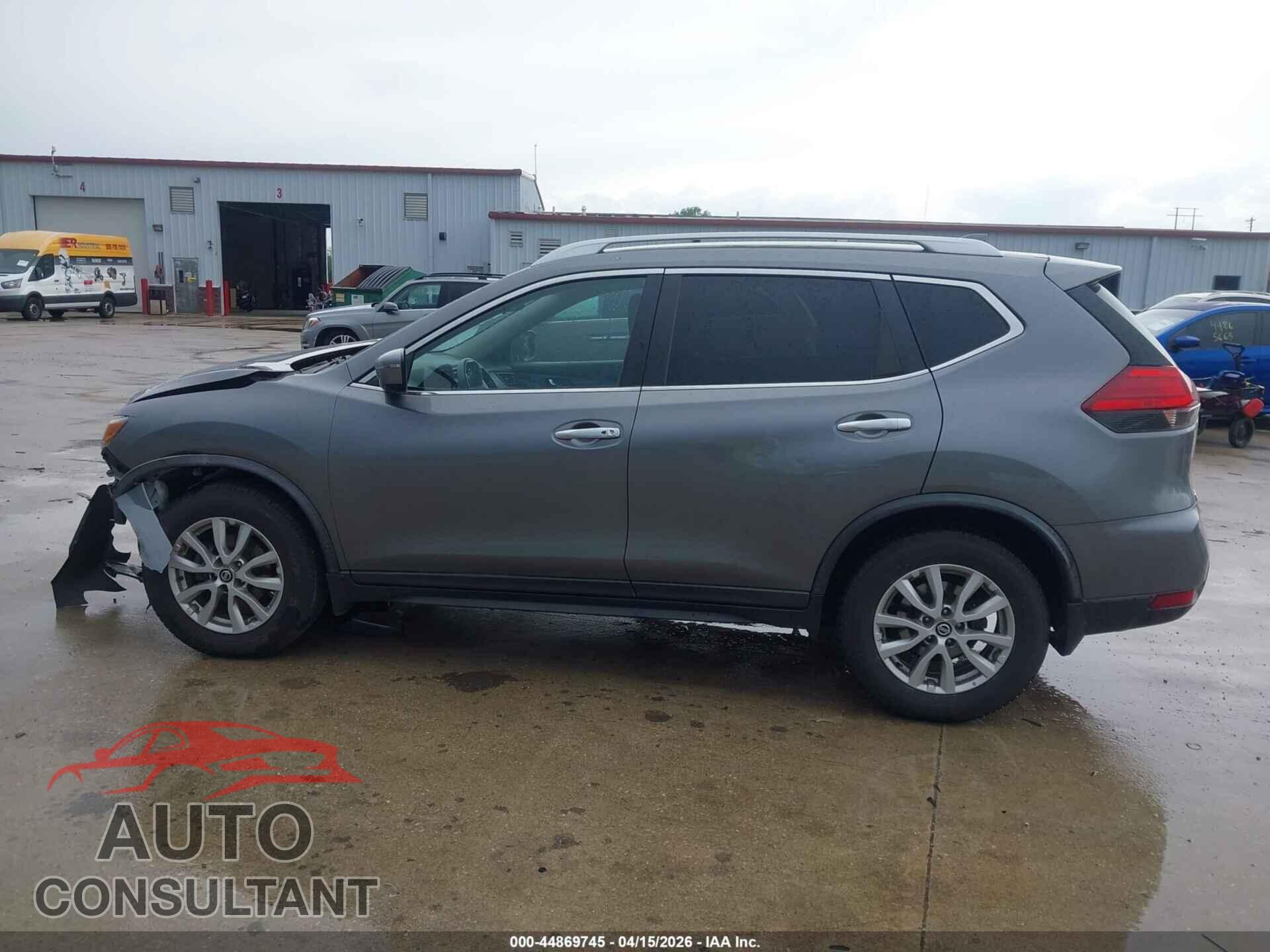 NISSAN ROGUE 2017 - KNMAT2MT2HP610139
