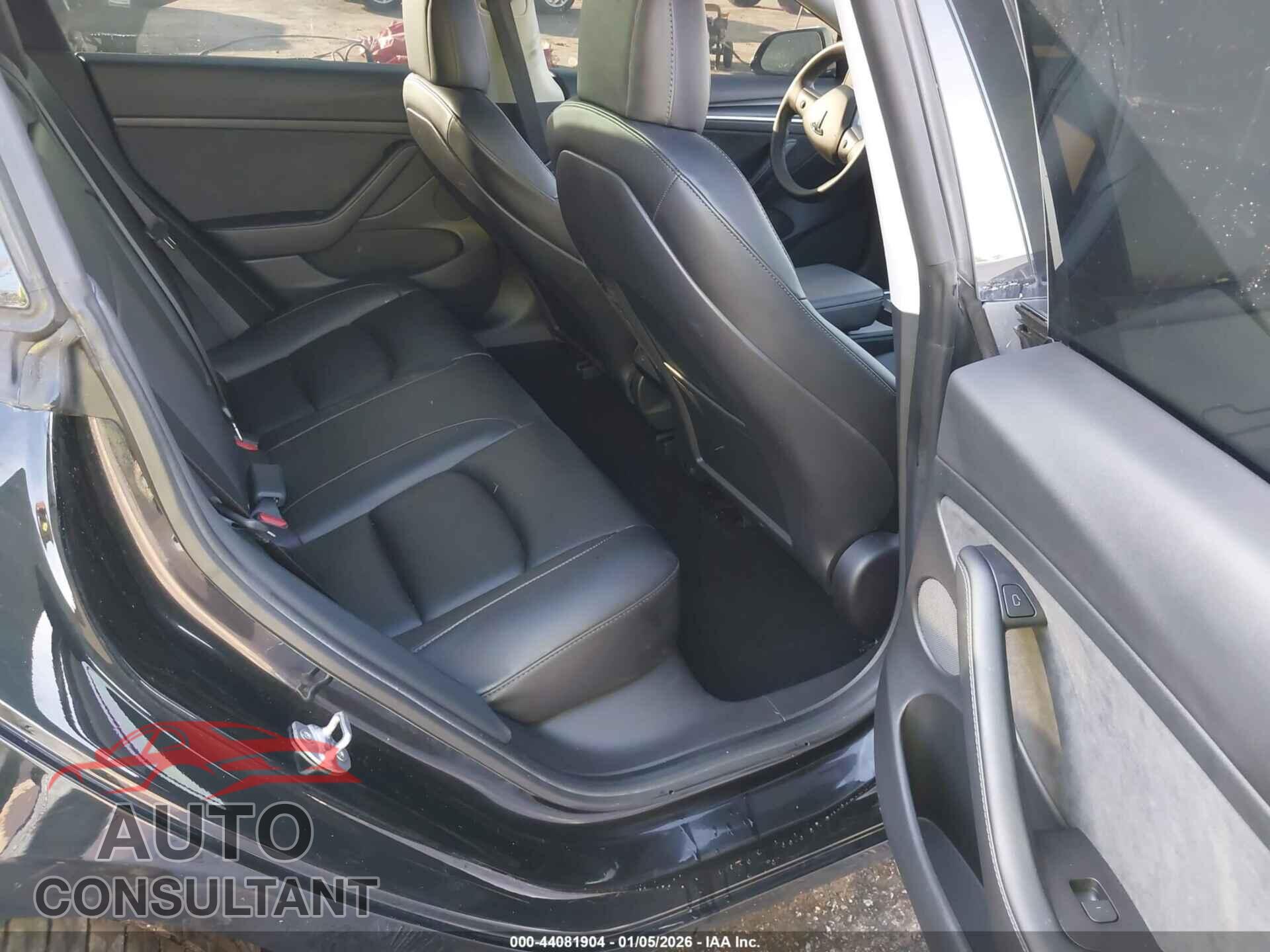 TESLA MODEL 3 2021 - 5YJ3E1EC5MF084606