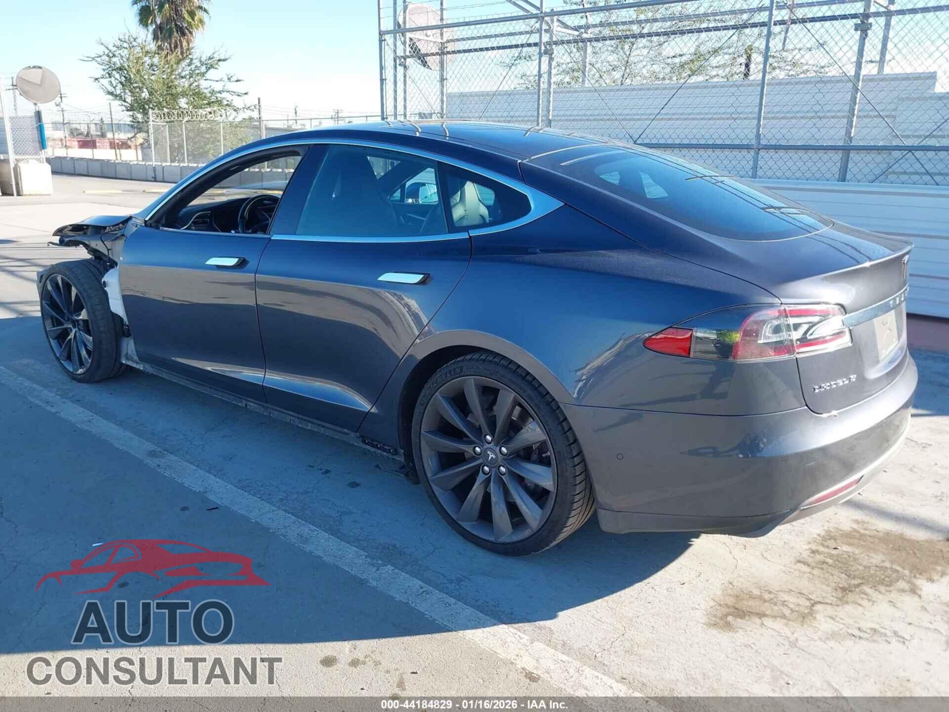 TESLA MODEL S 2015 - 5YJSA1H16FFP79794