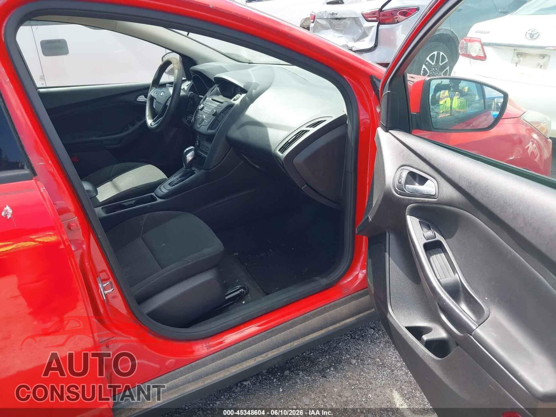 FORD FOCUS 2015 - 1FADP3F27FL305984