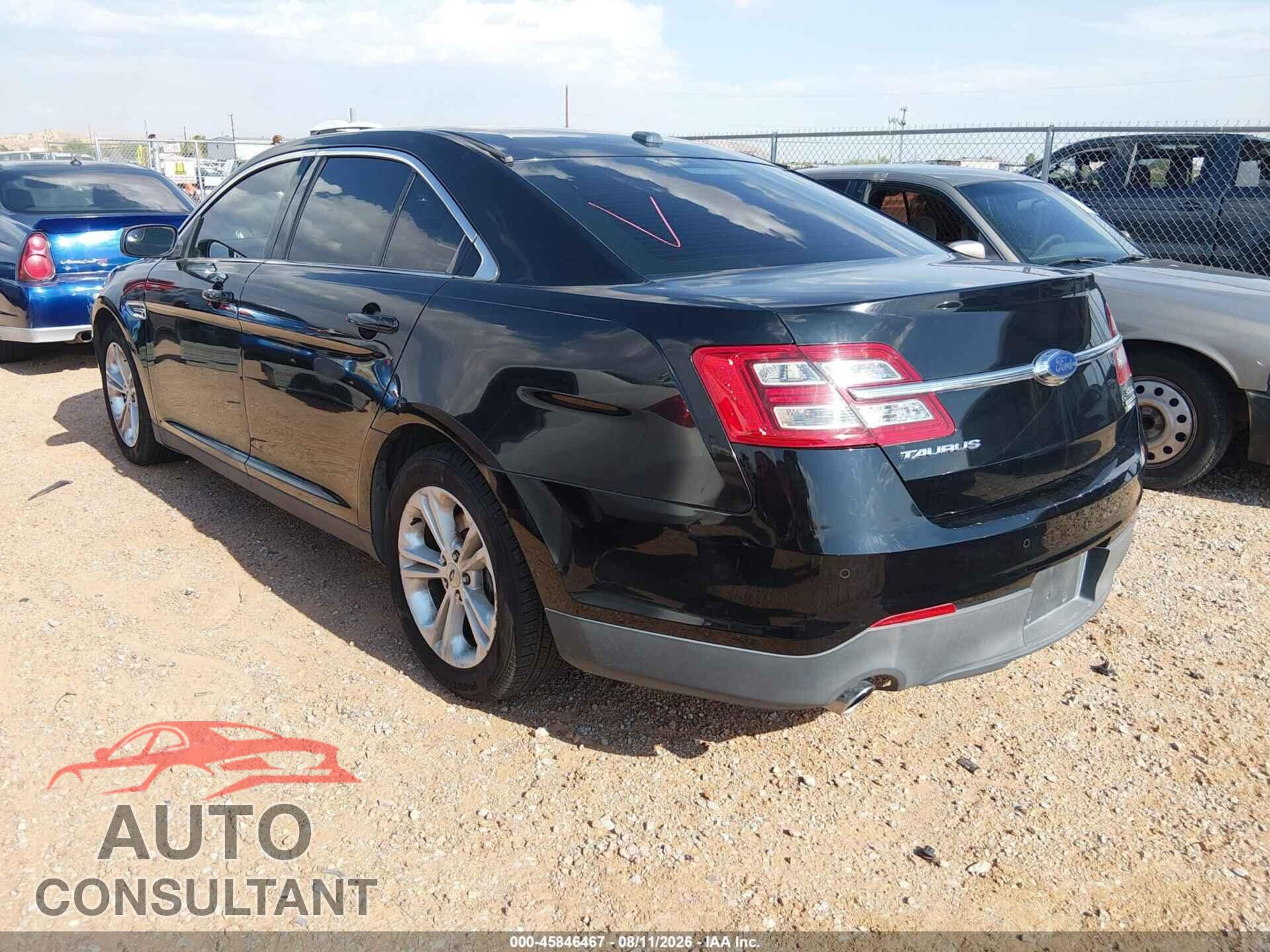 FORD TAURUS 2017 - 1FAHP2E82HG135126