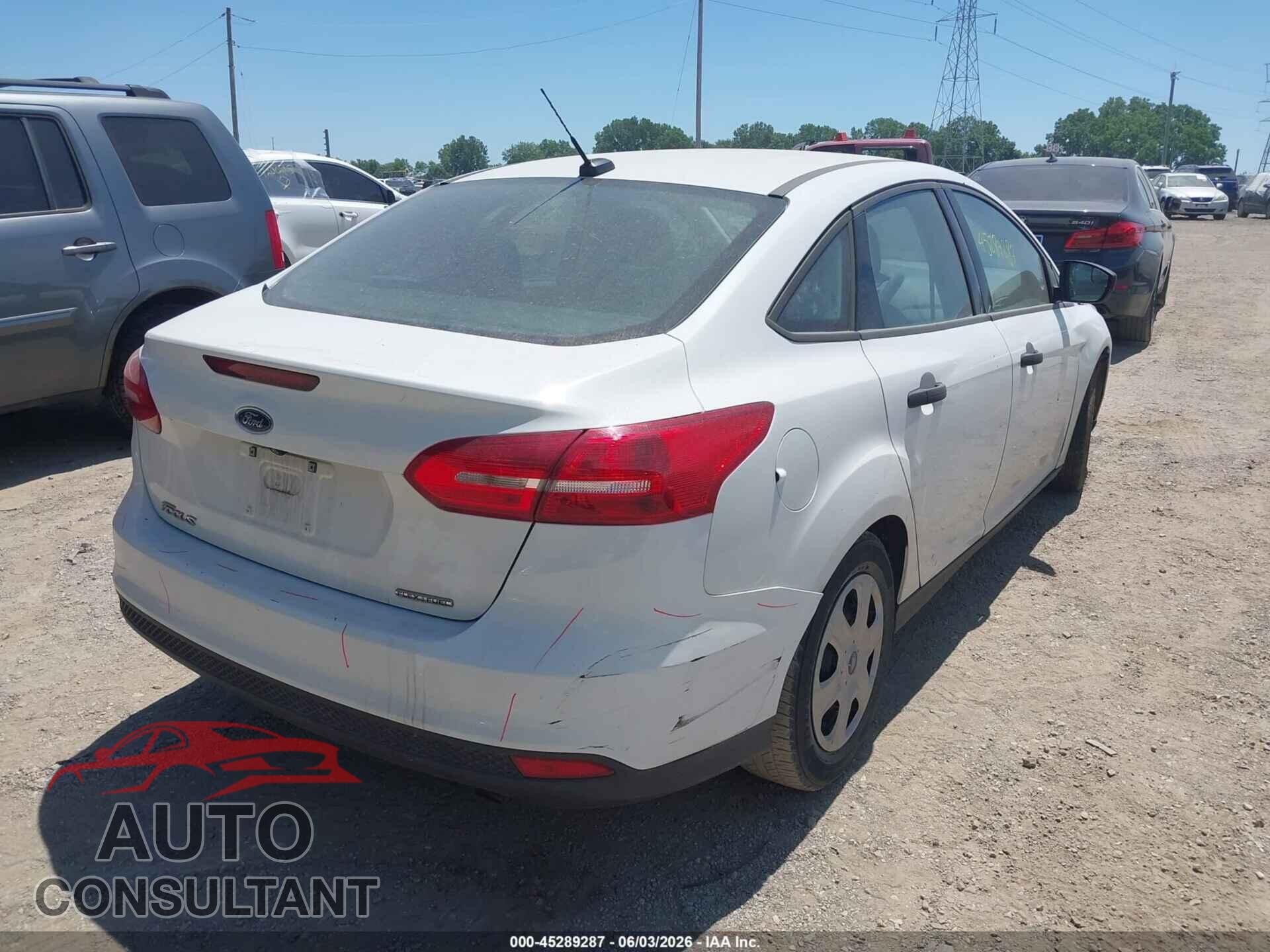 FORD FOCUS 2015 - 1FADP3E22FL253682