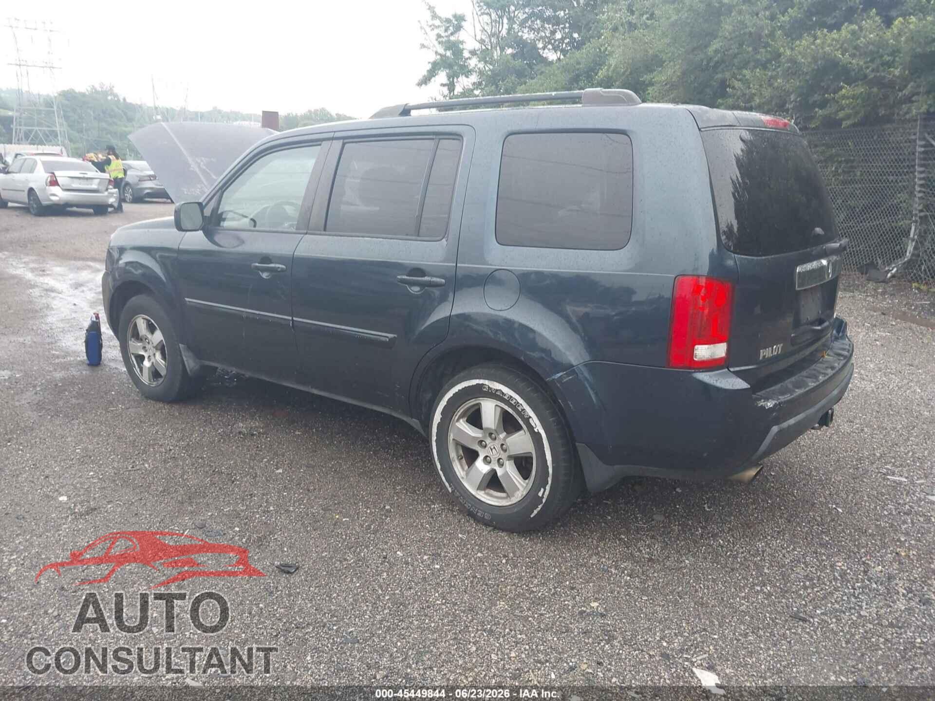 HONDA PILOT 2010 - 5FNYF4H48AB040331