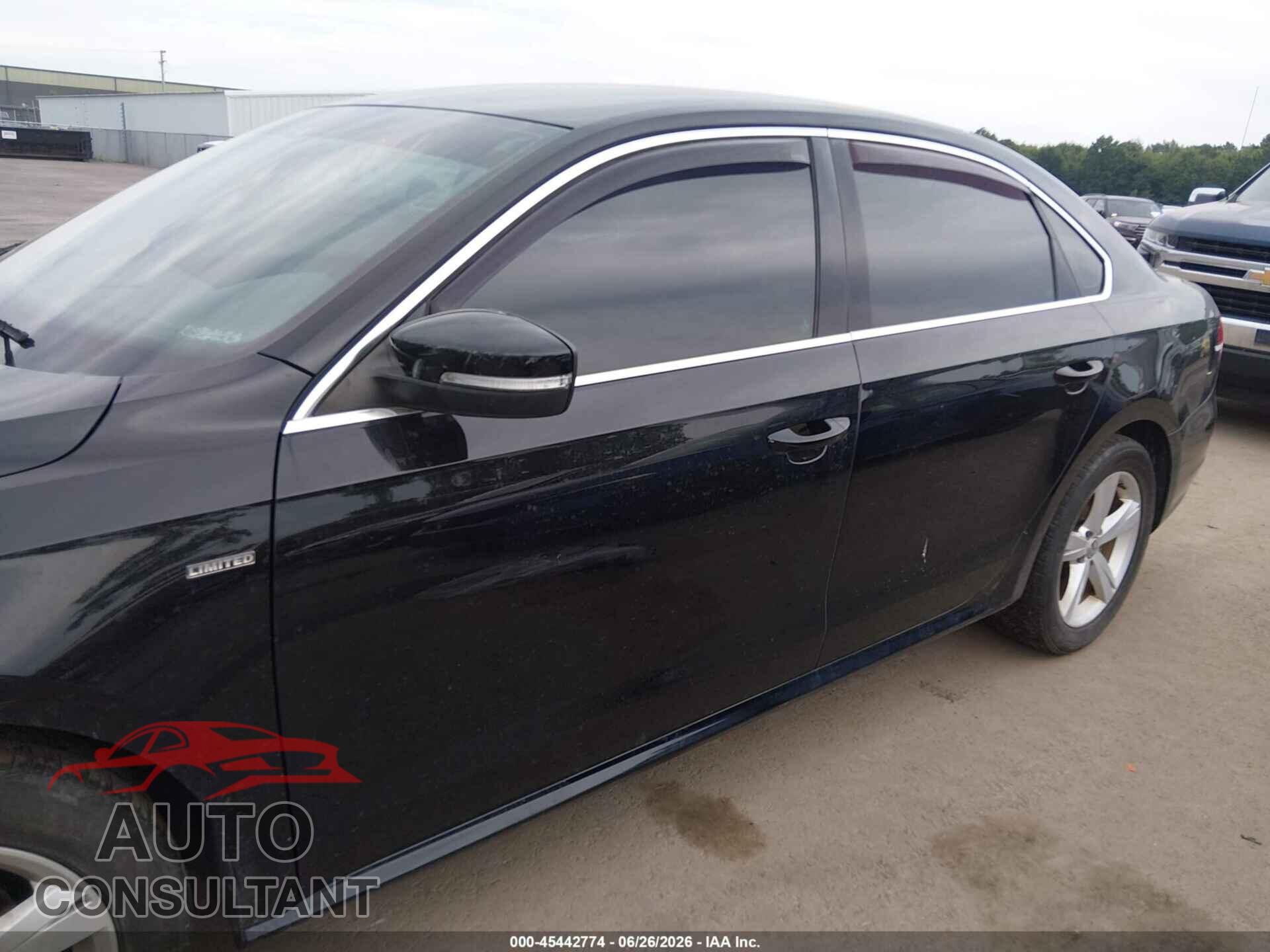 VOLKSWAGEN PASSAT 2015 - 1VWAT7A35FC115713