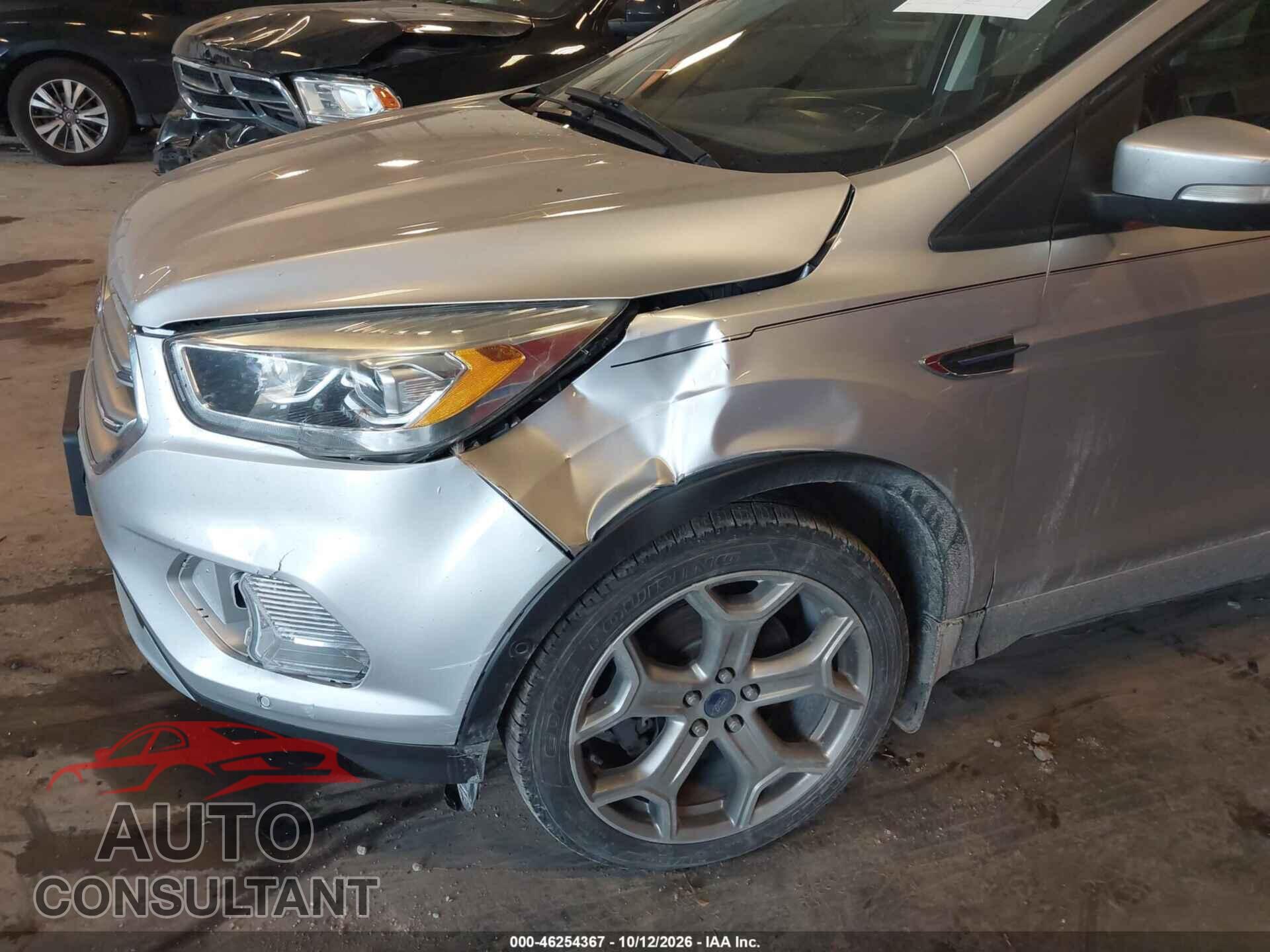 FORD ESCAPE 2017 - 1FMCU9J91HUA33656