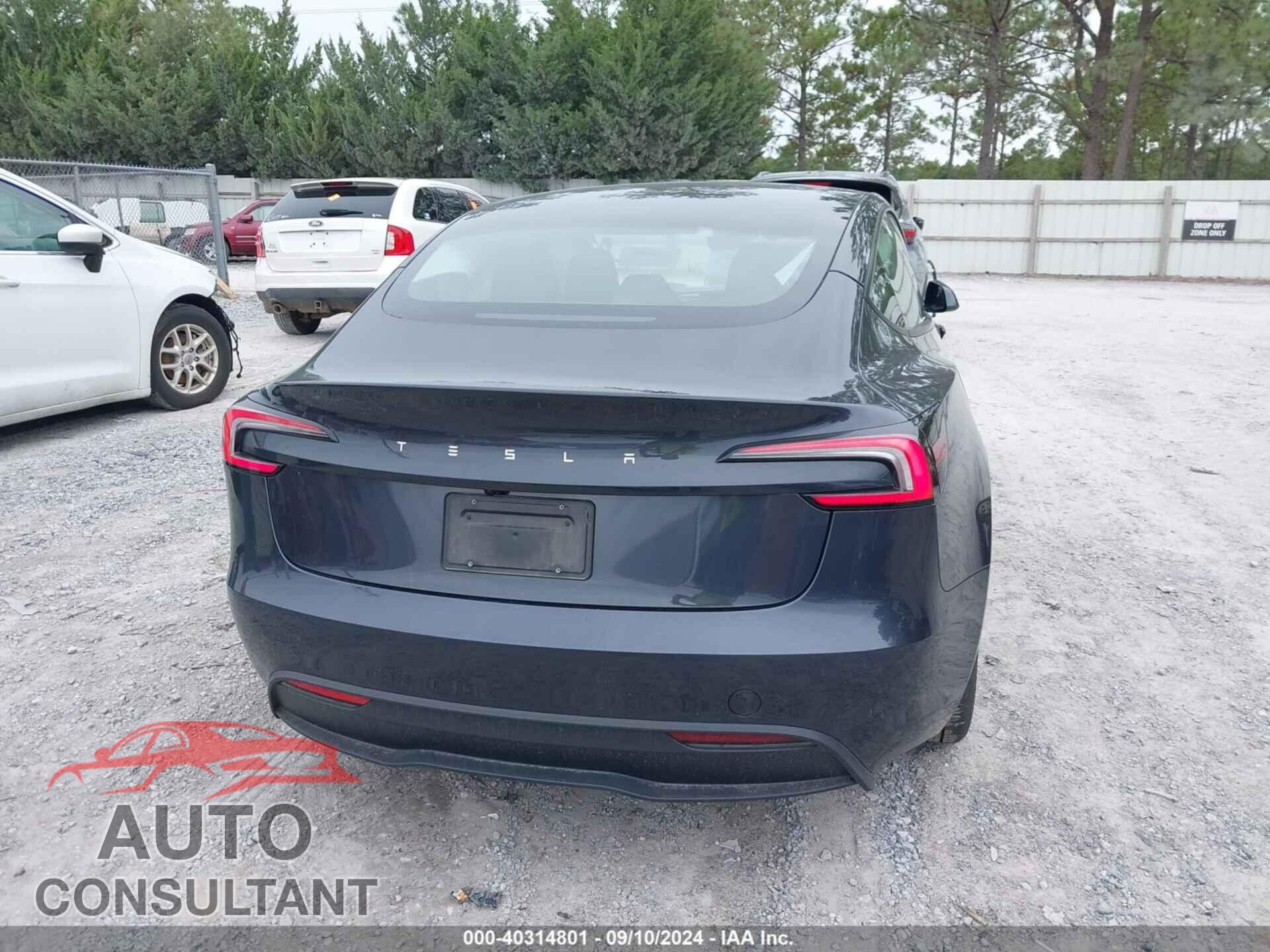 TESLA MODEL 3 2024 - 5YJ3E1EA3RF736452