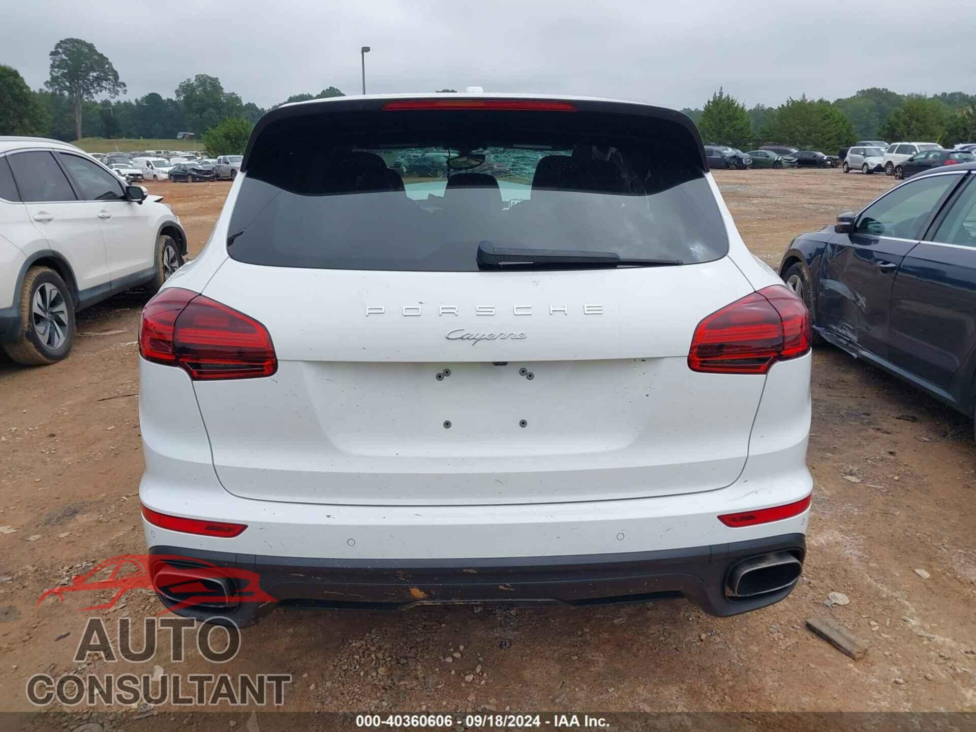 PORSCHE CAYENNE 2017 - WP1AA2A21HKA83255