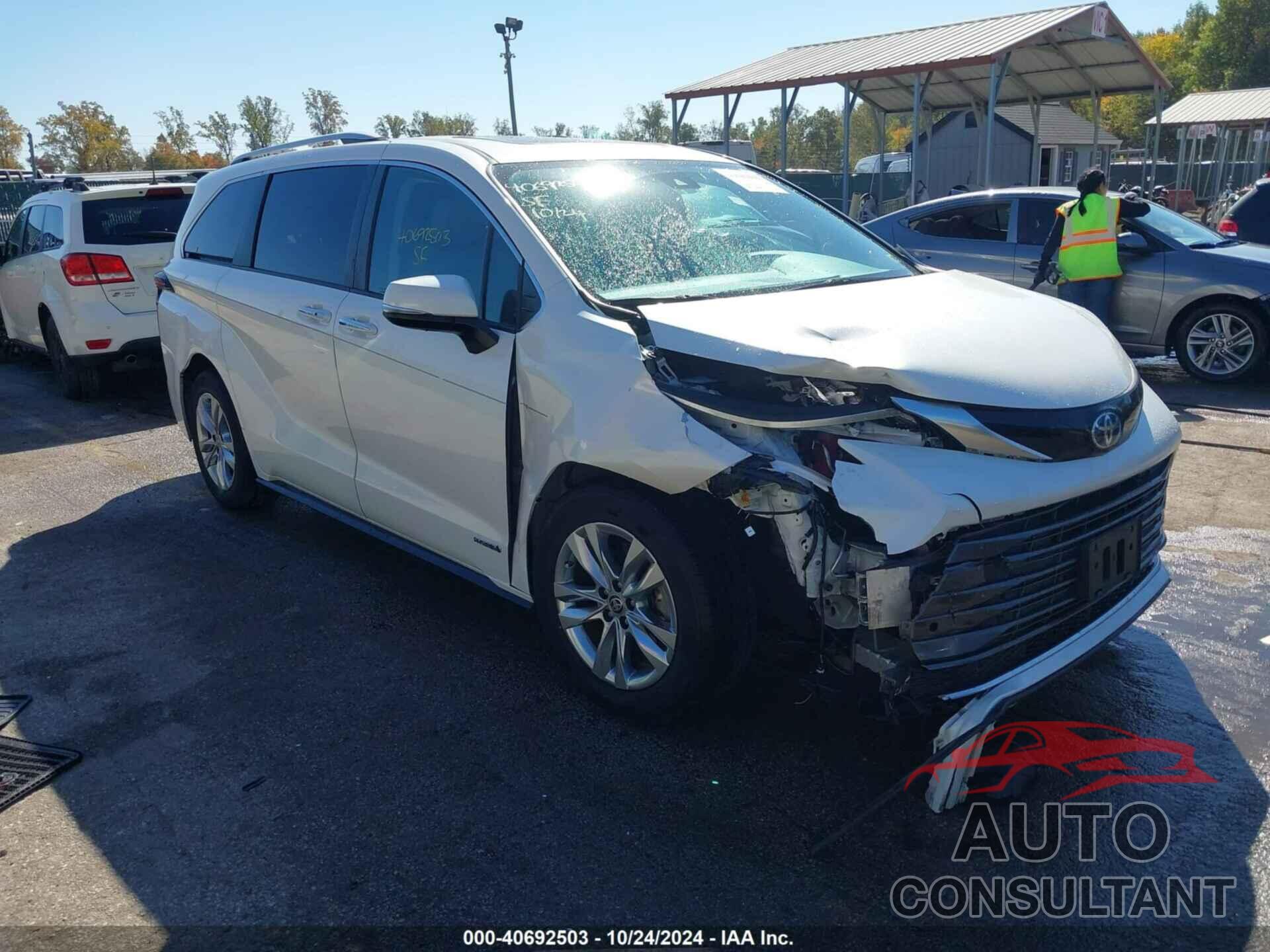 TOYOTA SIENNA 2021 - 5TDZRKEC6MS002771