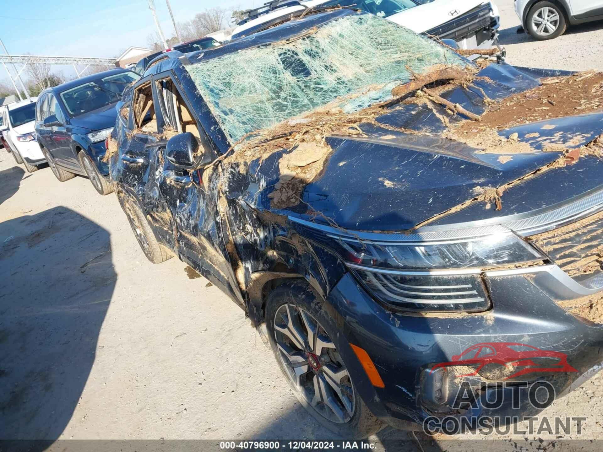 KIA SELTOS 2021 - KNDETCA2XM7043871
