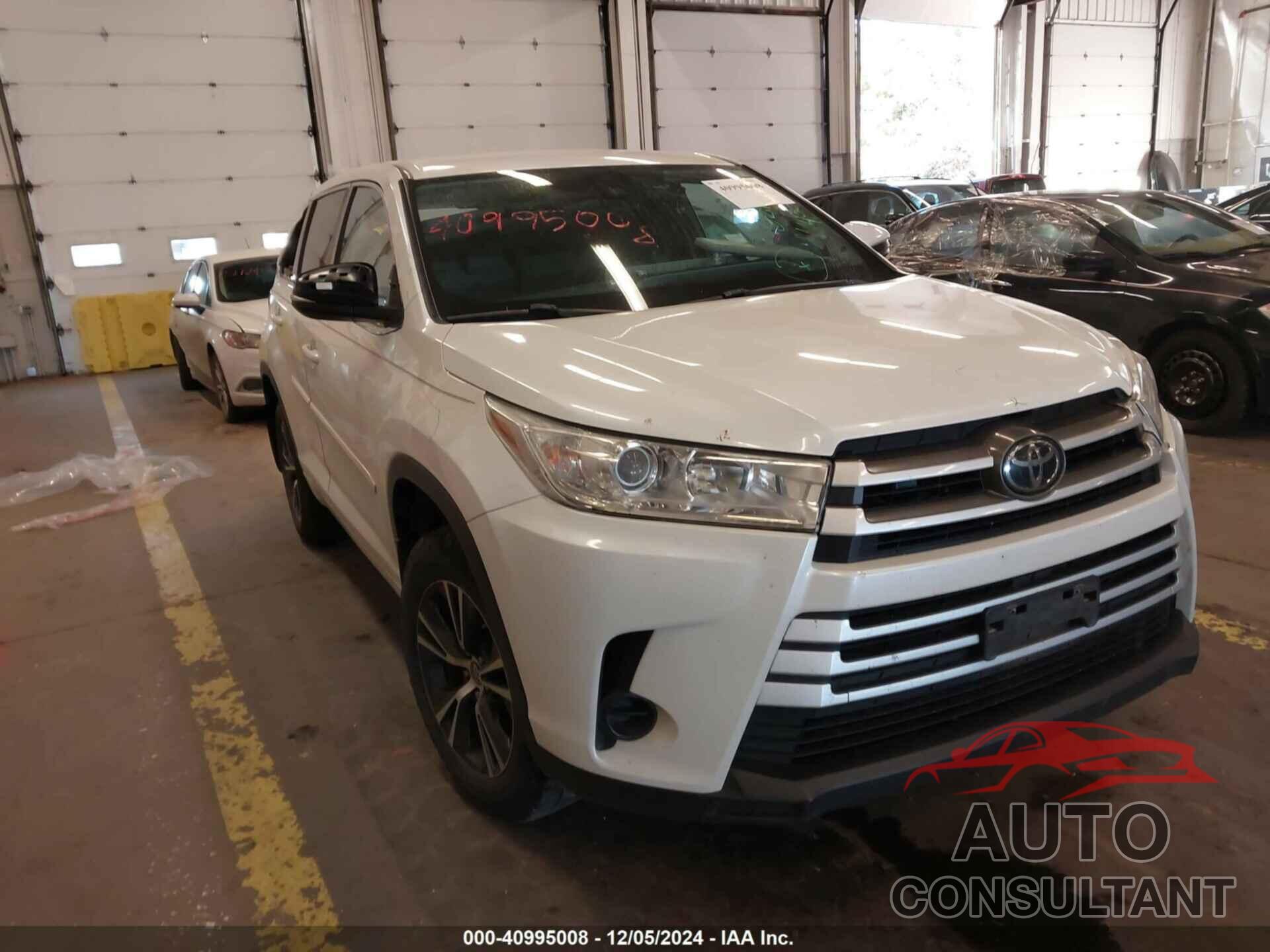 TOYOTA HIGHLANDER 2018 - 5TDBZRFH0JS876145