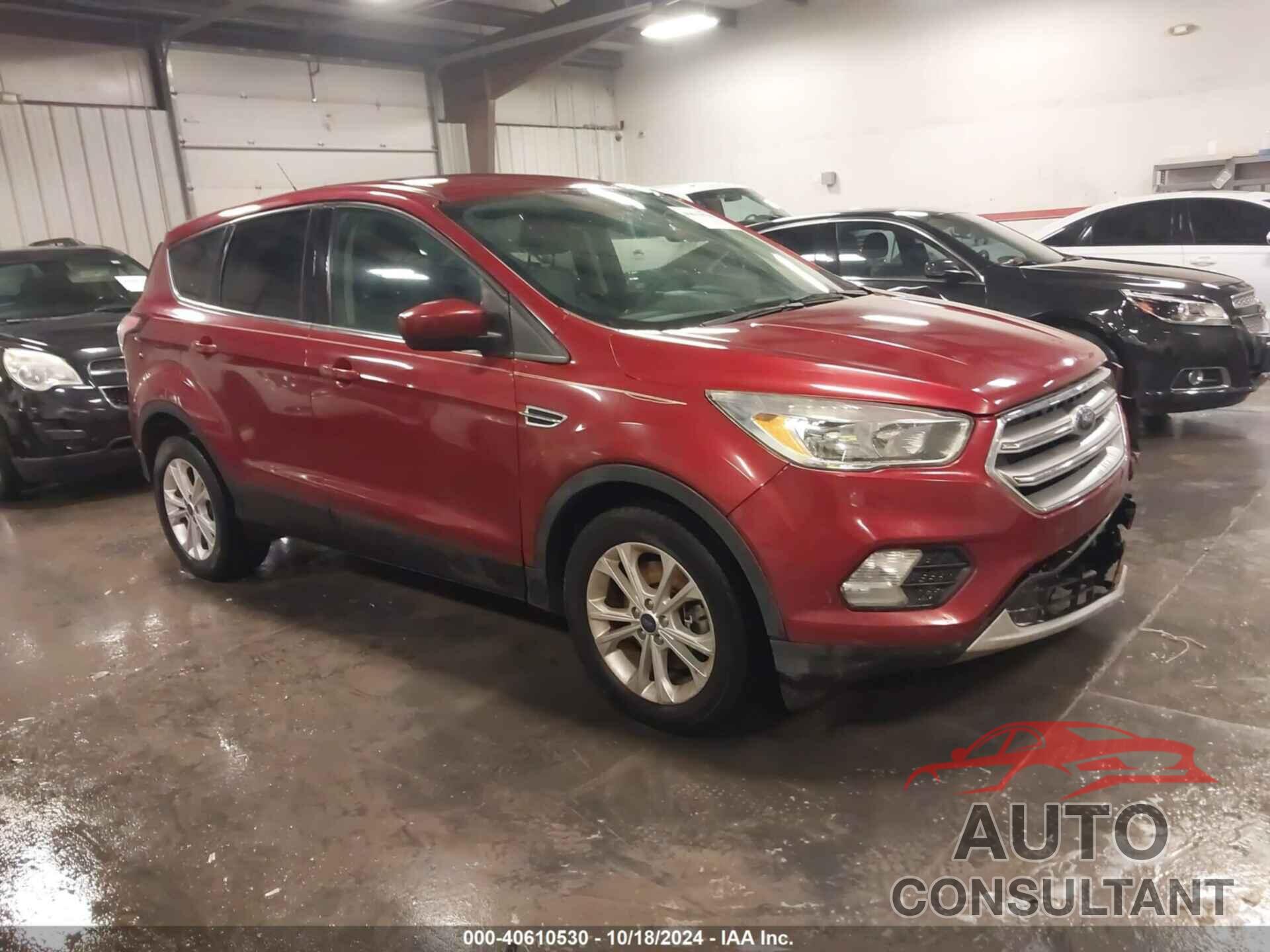 FORD ESCAPE 2017 - 1FMCU9GD6HUD18588