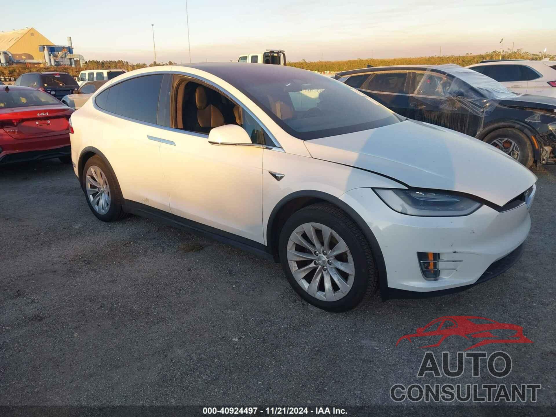 TESLA MODEL X 2020 - 5YJXCBE21LF260926