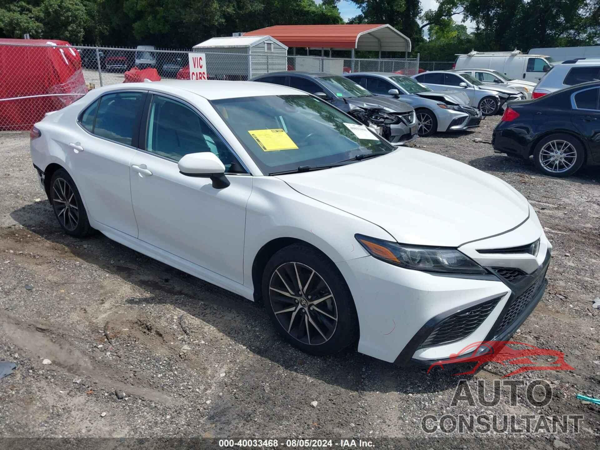 TOYOTA CAMRY 2021 - 4T1G11AK4MU446051