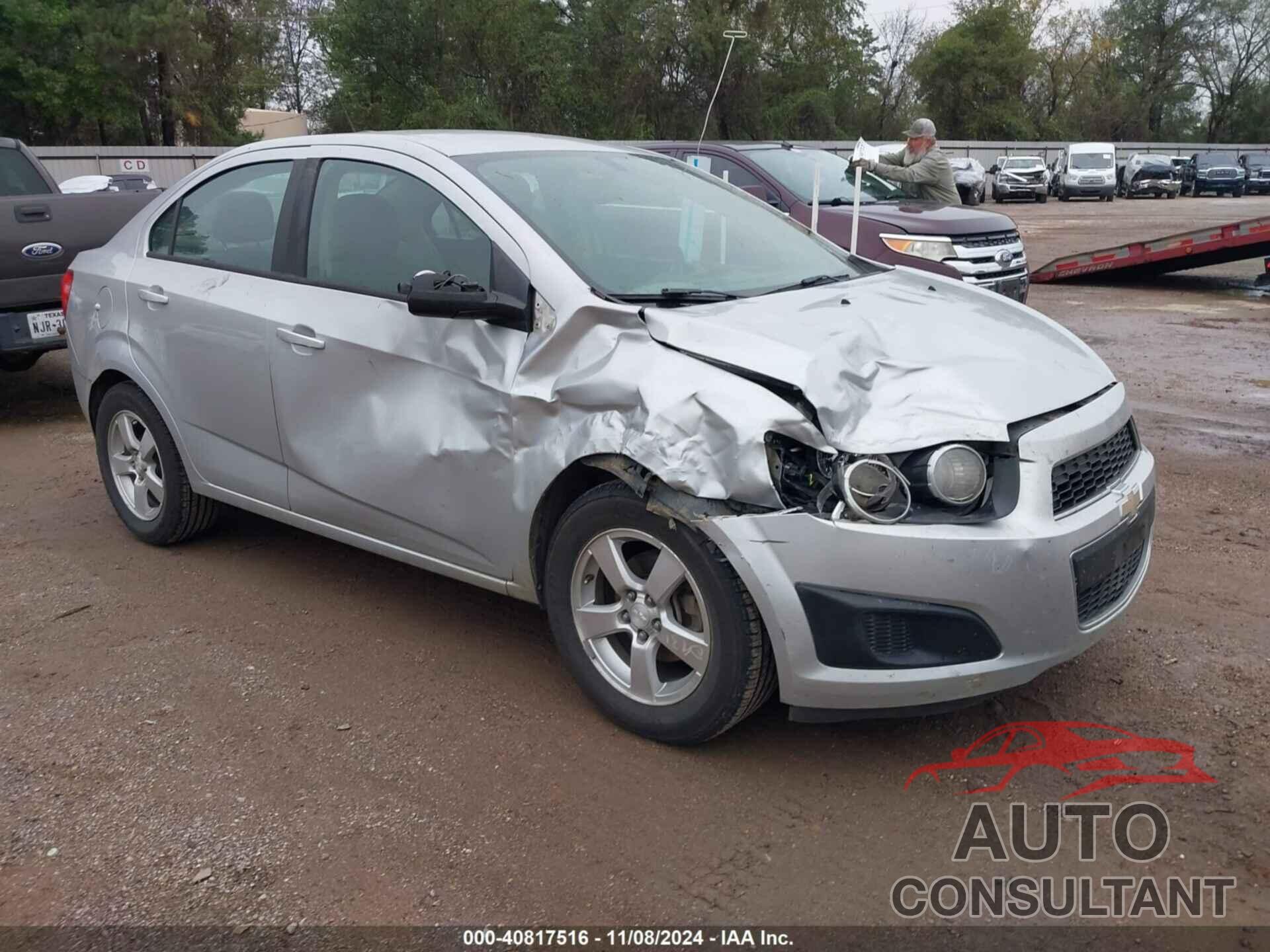 CHEVROLET SONIC 2015 - 1G1JA5SH9F4159563