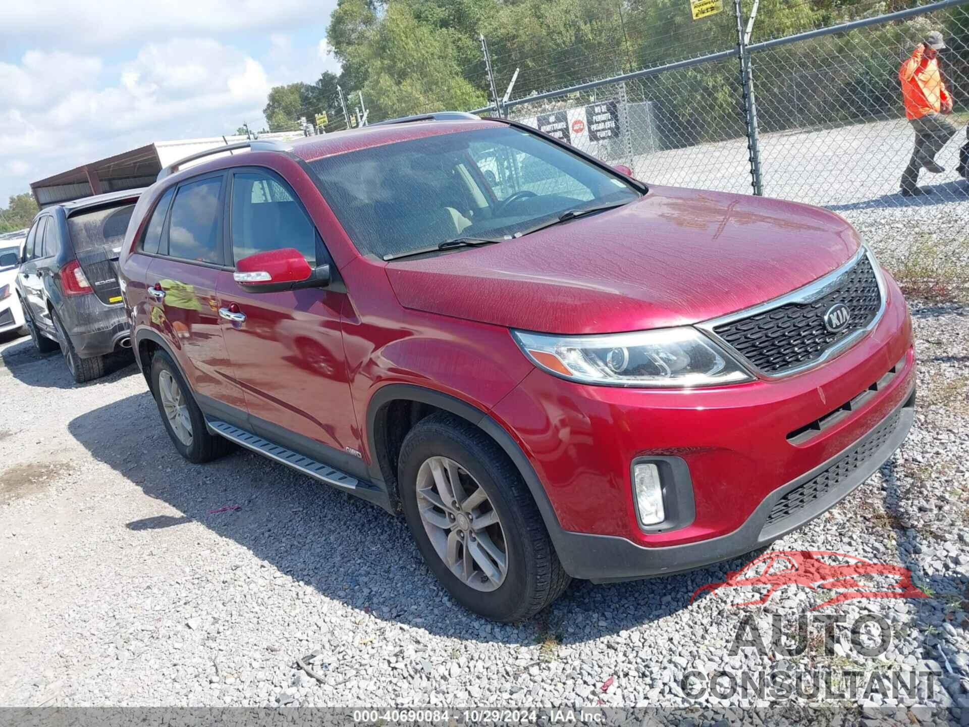 KIA SORENTO 2015 - 5XYKTDA68FG559339
