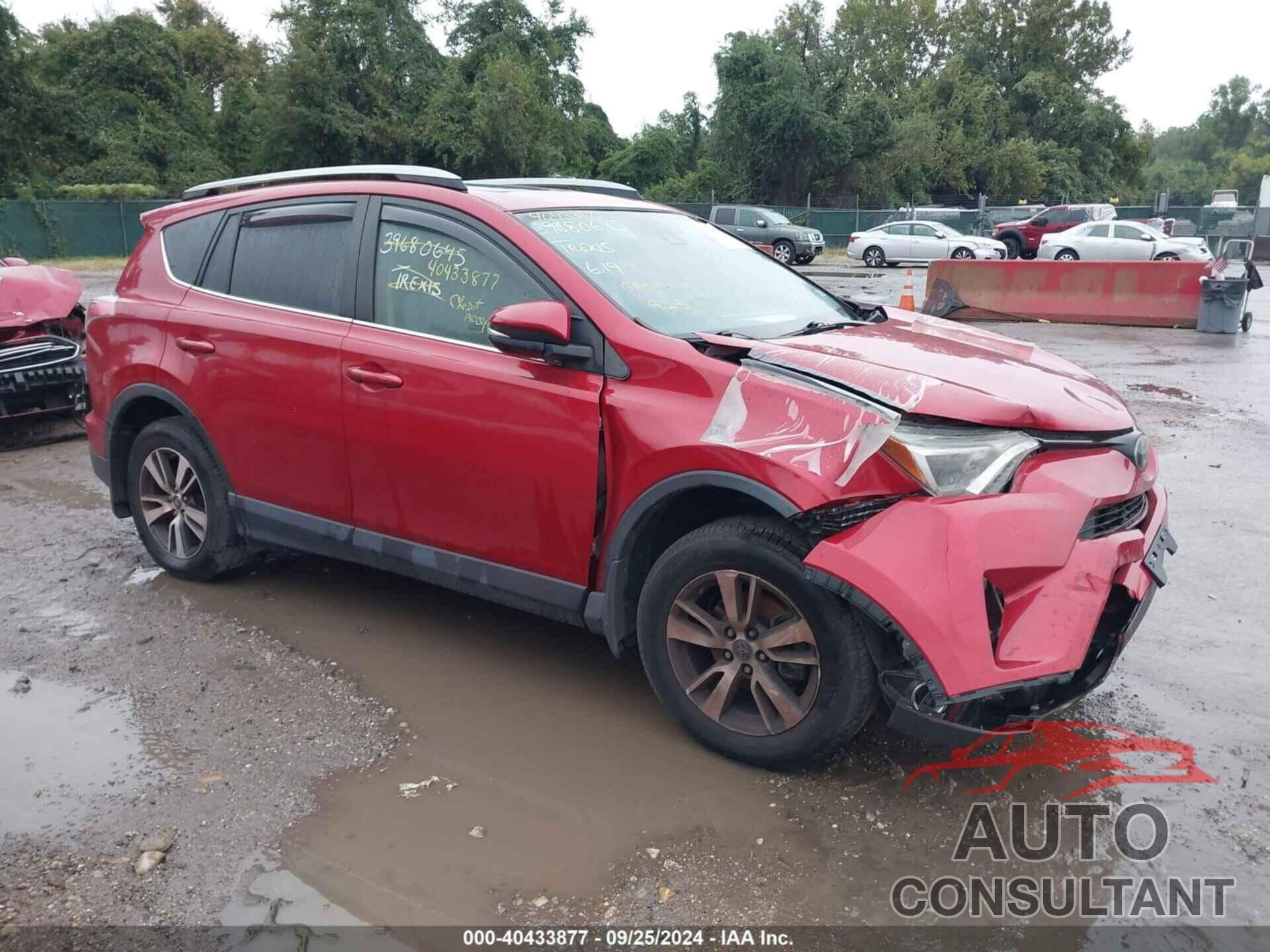 TOYOTA RAV4 2017 - JTMRFREV8HJ128524