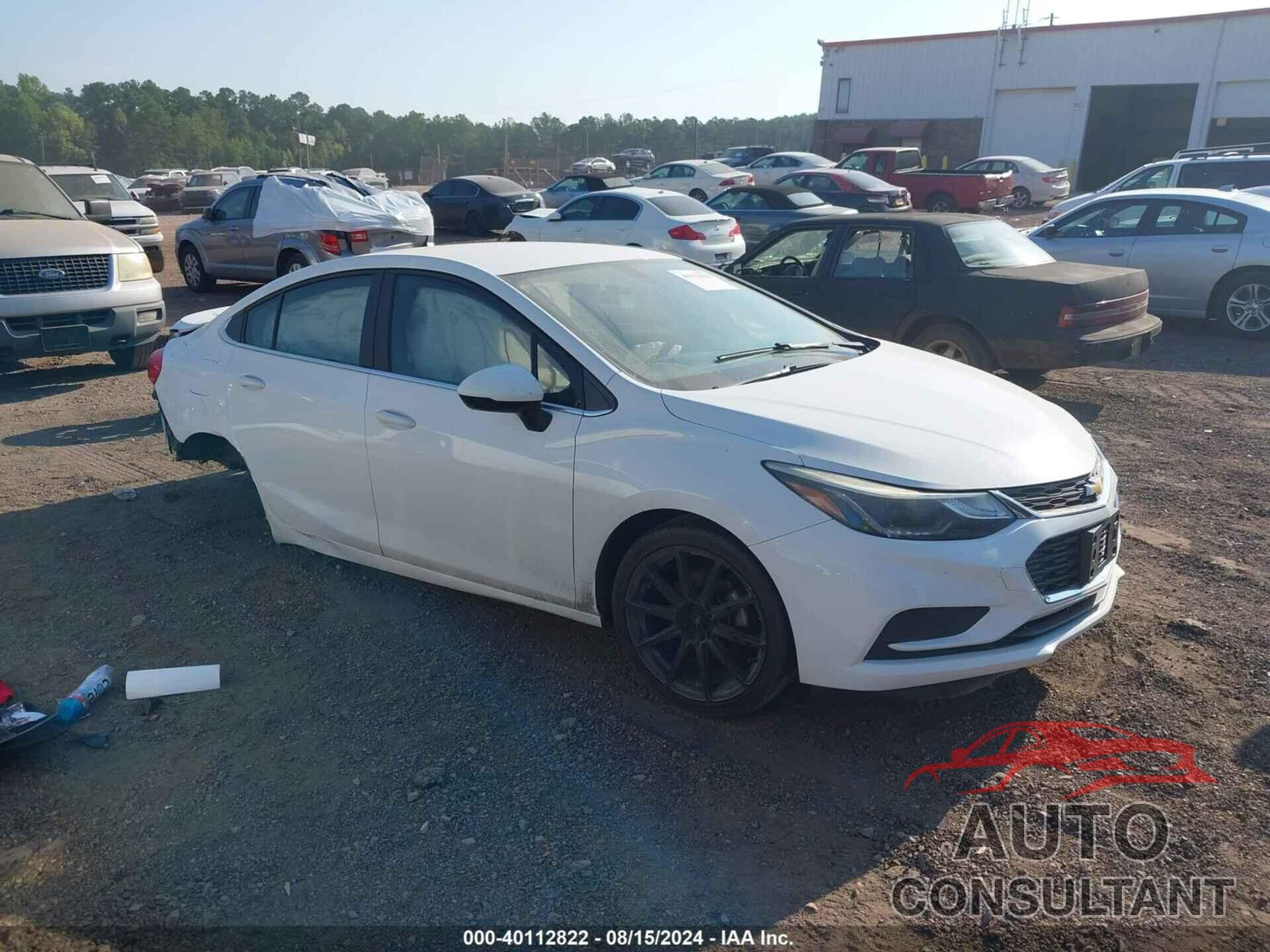 CHEVROLET CRUZE 2018 - 1G1BE5SM9J7116824