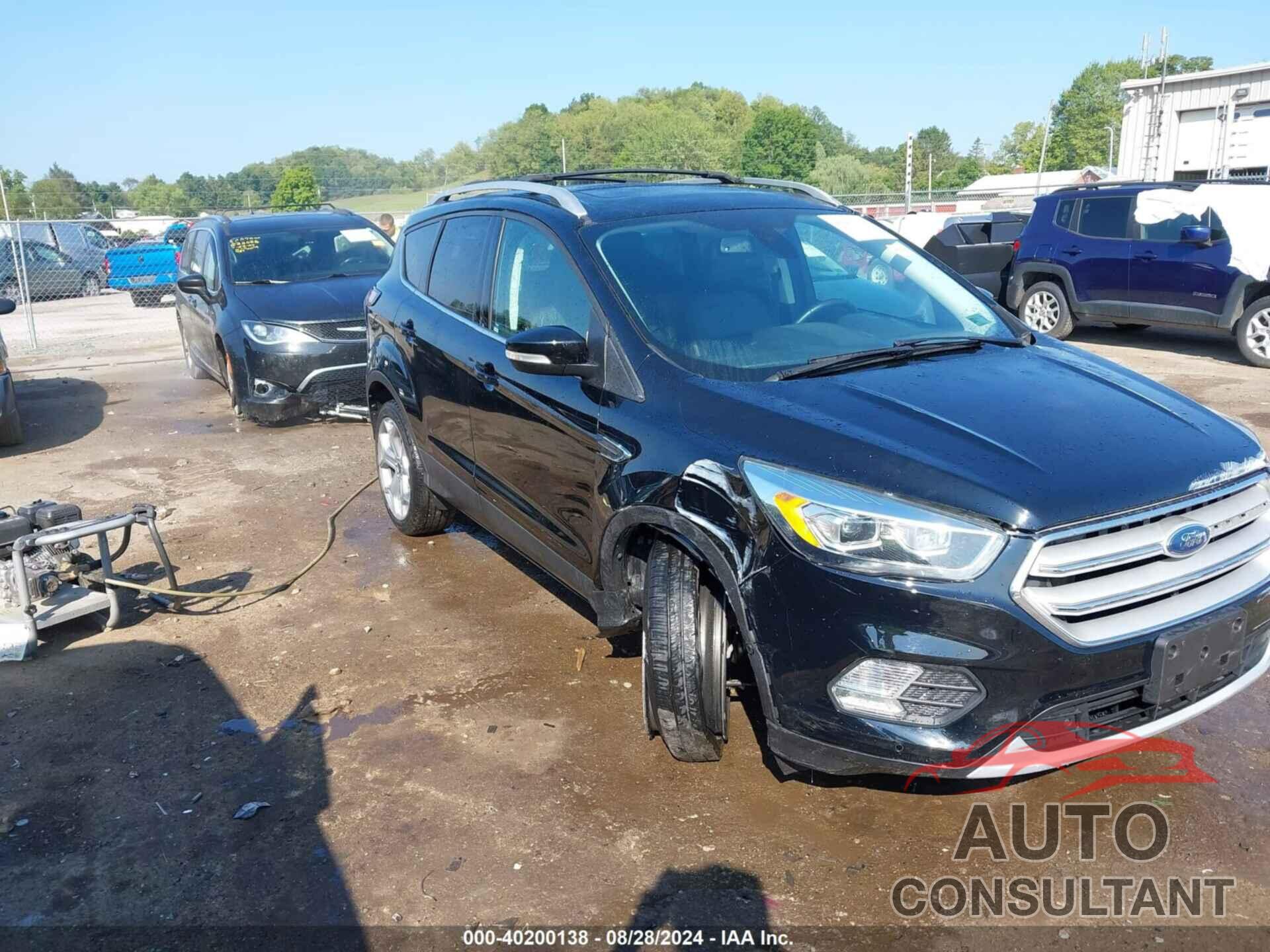 FORD ESCAPE 2018 - 1FMCU9J94JUA49517