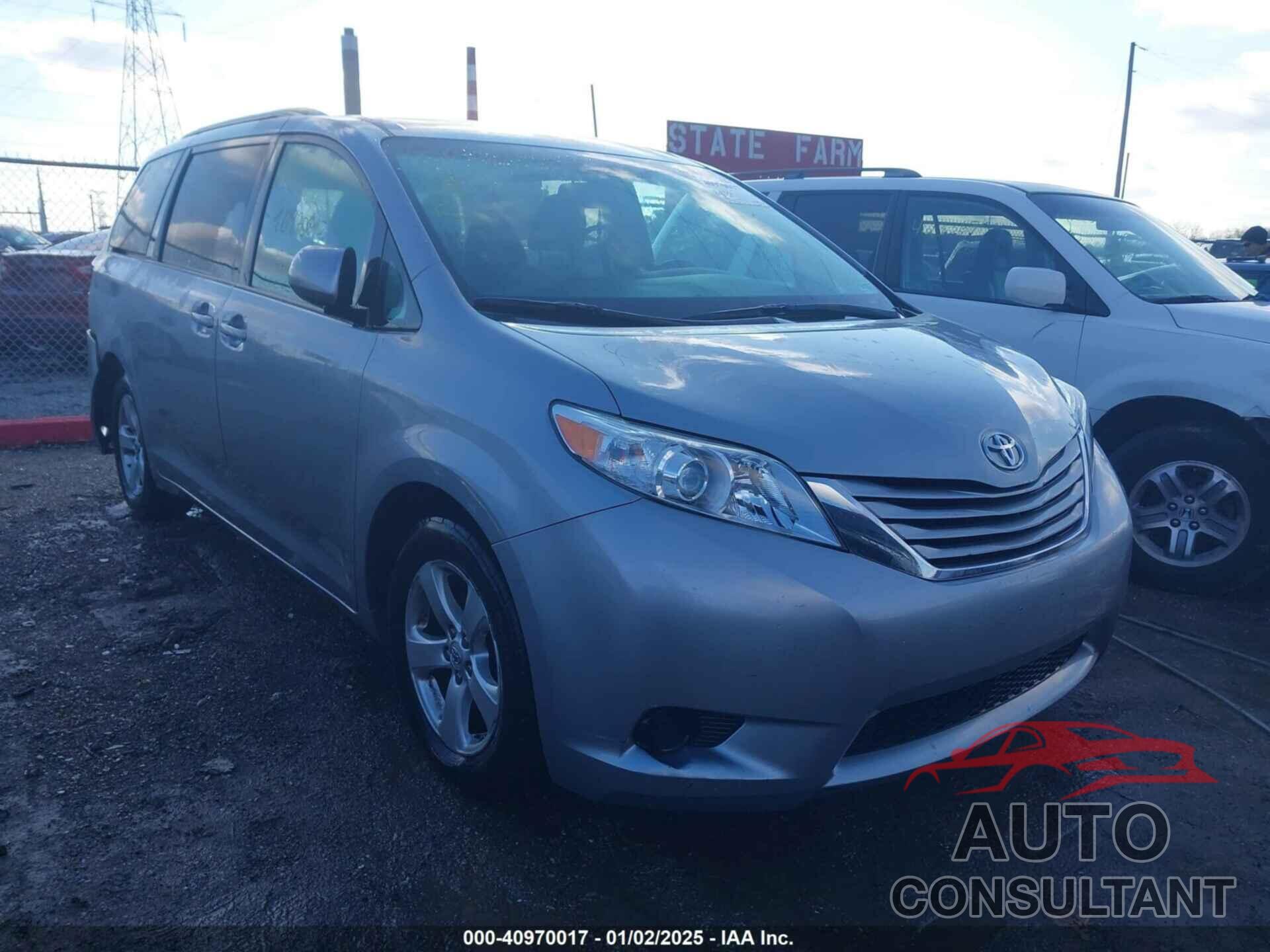 TOYOTA SIENNA 2017 - 5TDKZ3DC1HS812243