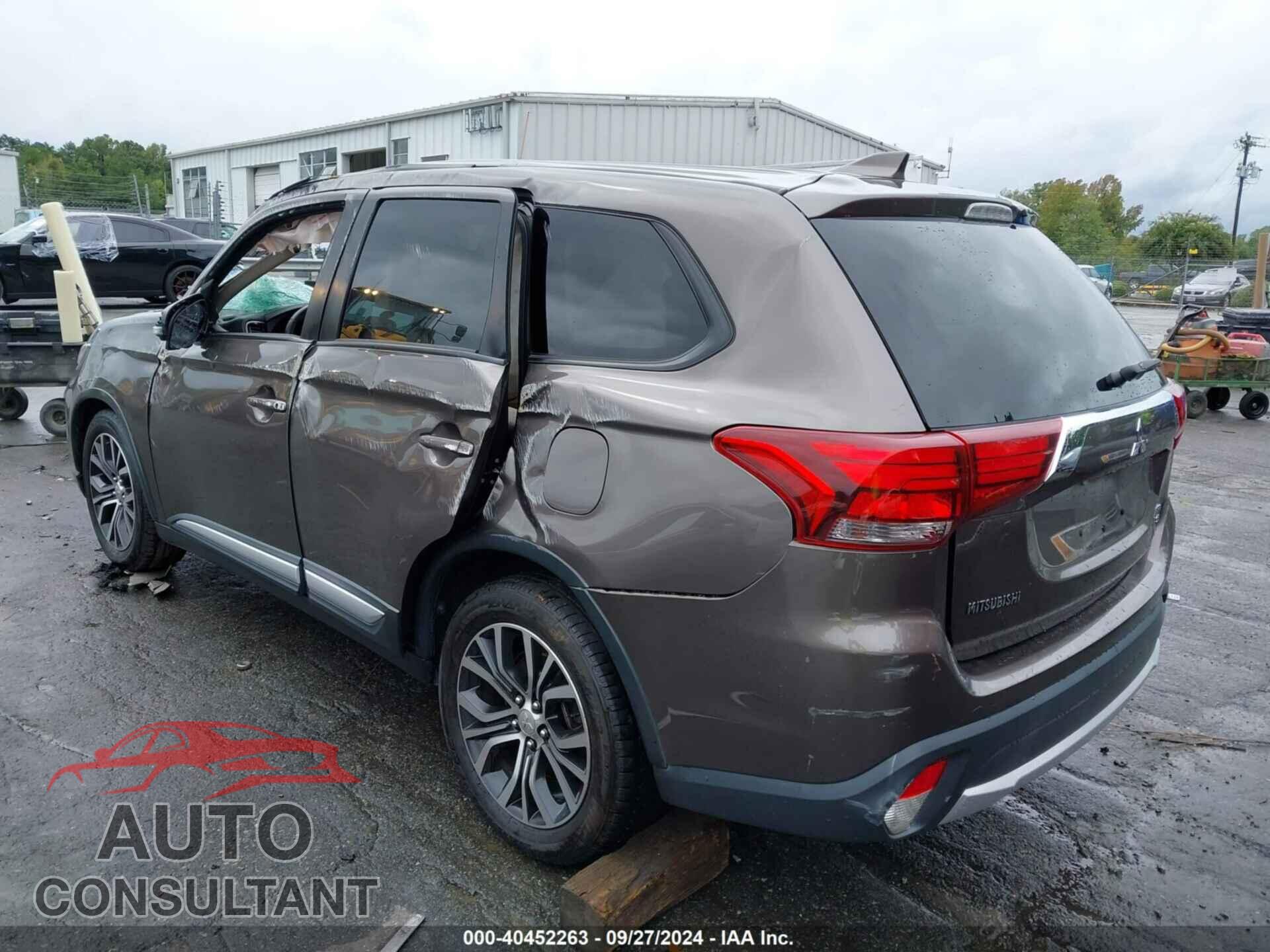 MITSUBISHI OUTLANDER 2018 - JA4AD3A33JZ044150