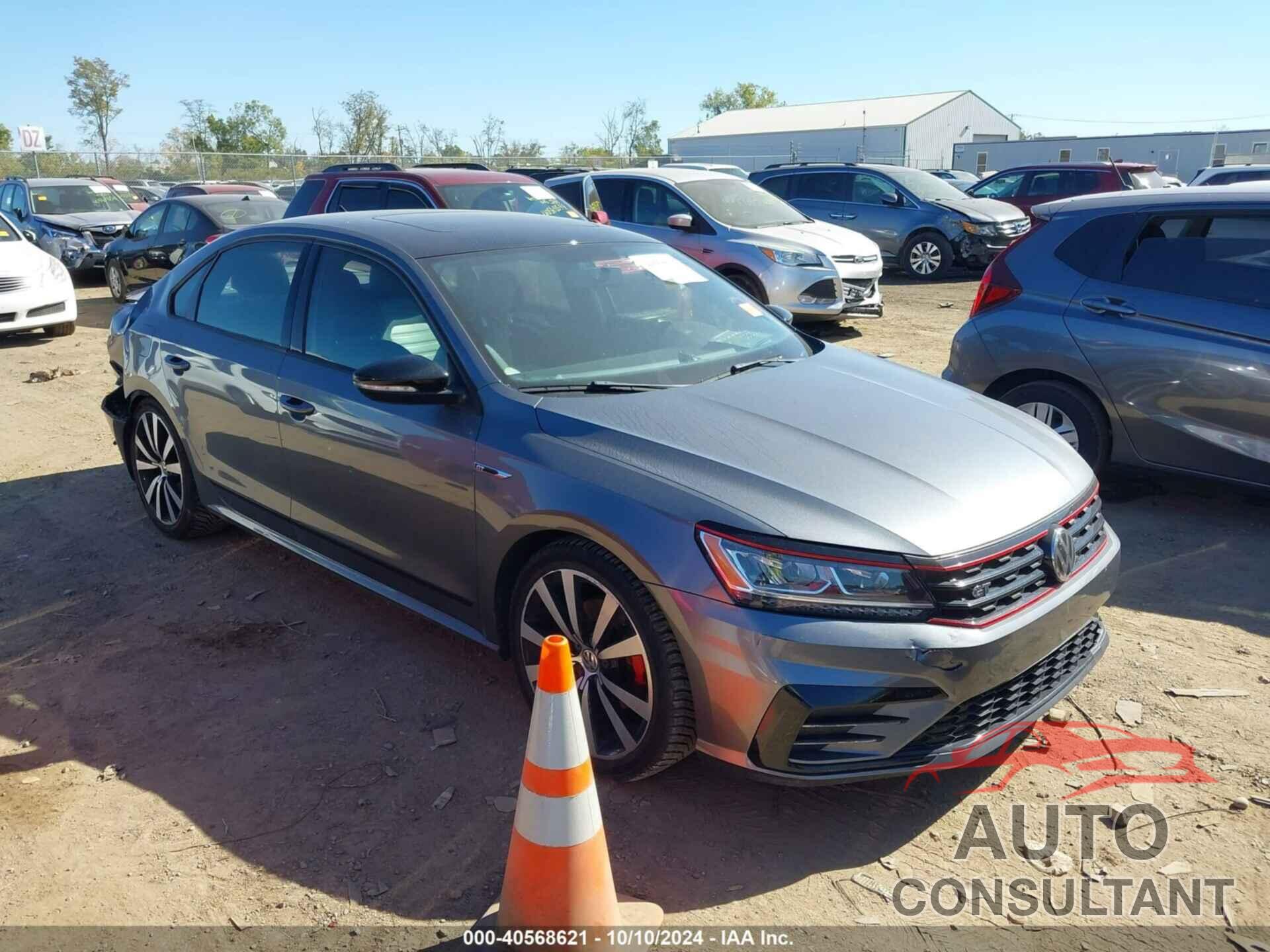 VOLKSWAGEN PASSAT 2018 - 1VWJM7A39JC036678