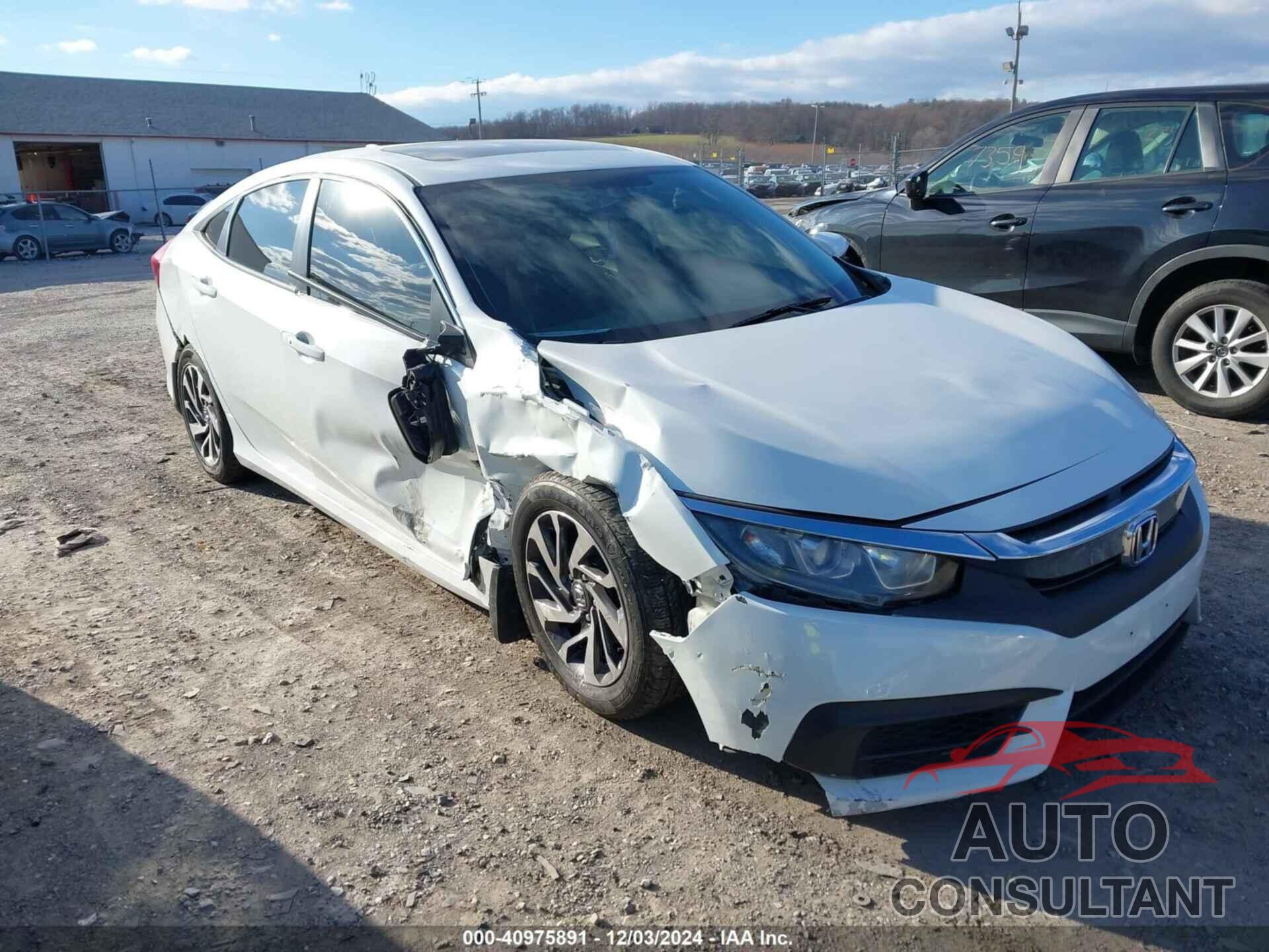 HONDA CIVIC 2018 - 19XFC2F76JE032557