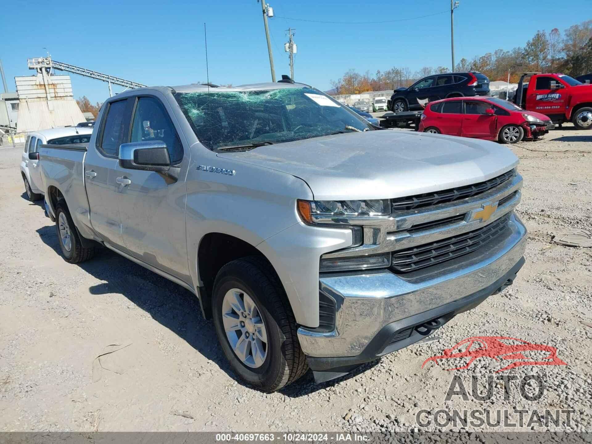 CHEVROLET SILVERADO 1500 2020 - 1GCRYDED0LZ142691