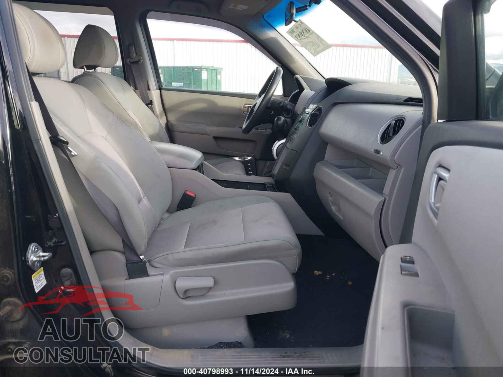 HONDA PILOT 2010 - 5FNYF4H45AB005603