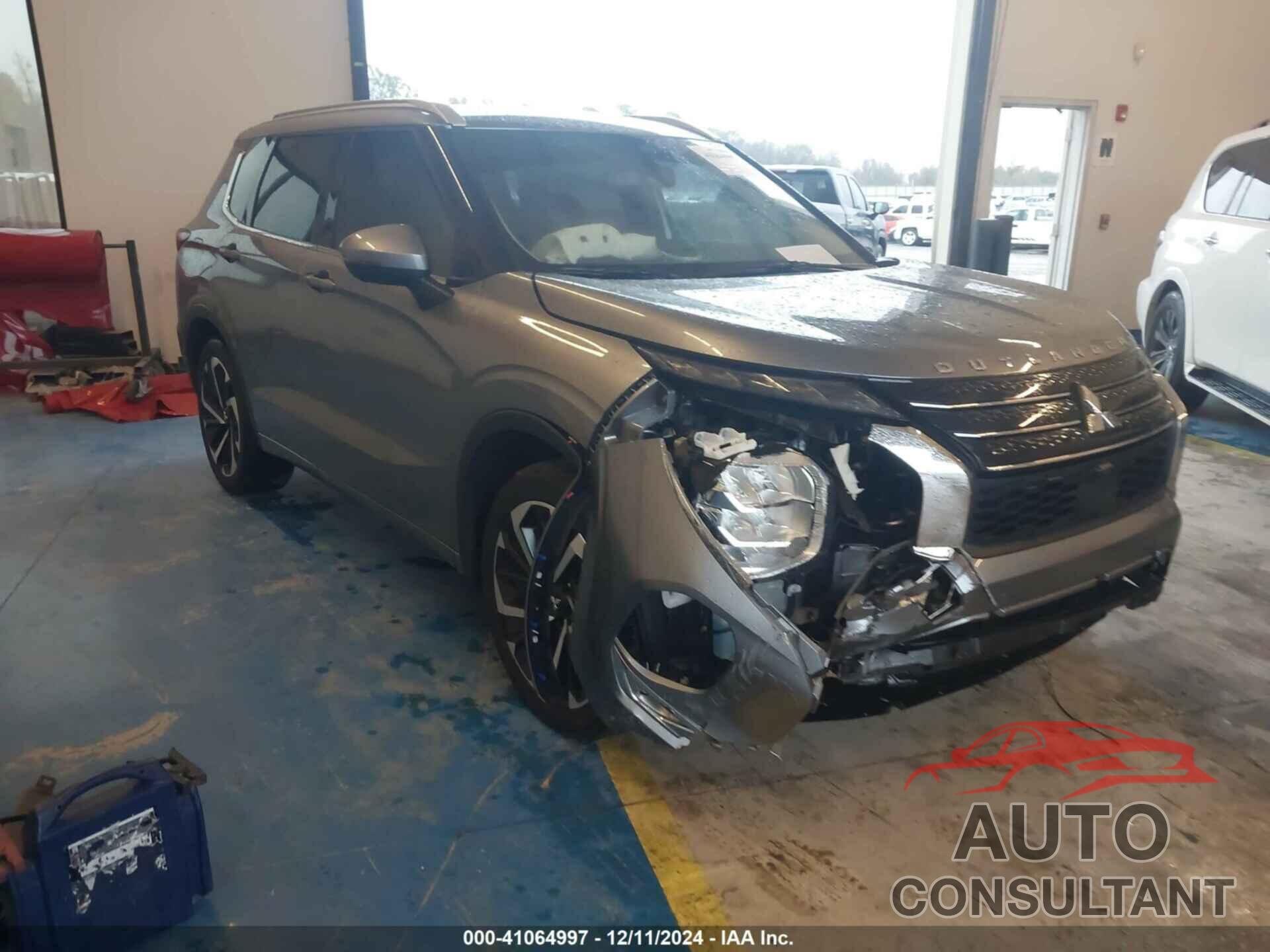 MITSUBISHI OUTLANDER 2024 - JA4J3WA81RZ020036