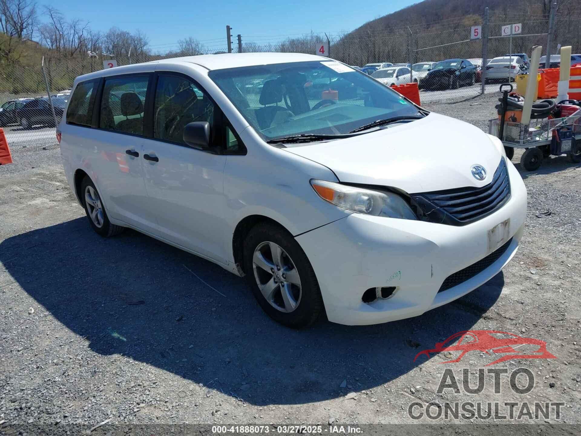 TOYOTA SIENNA 2015 - 5TDZK3DC3FS690484