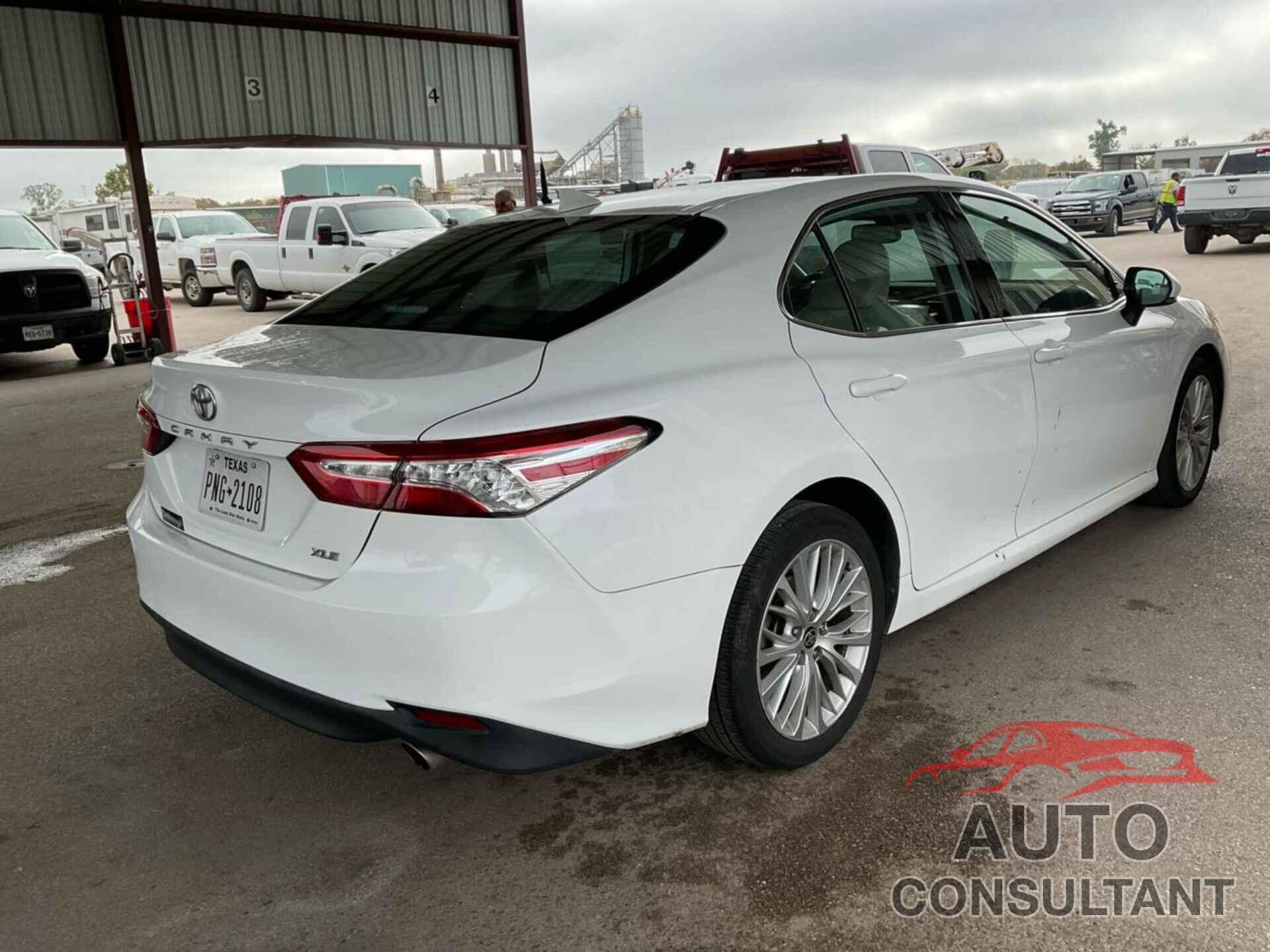 TOYOTA CAMRY 2020 - 4T1F11AK6LU501934