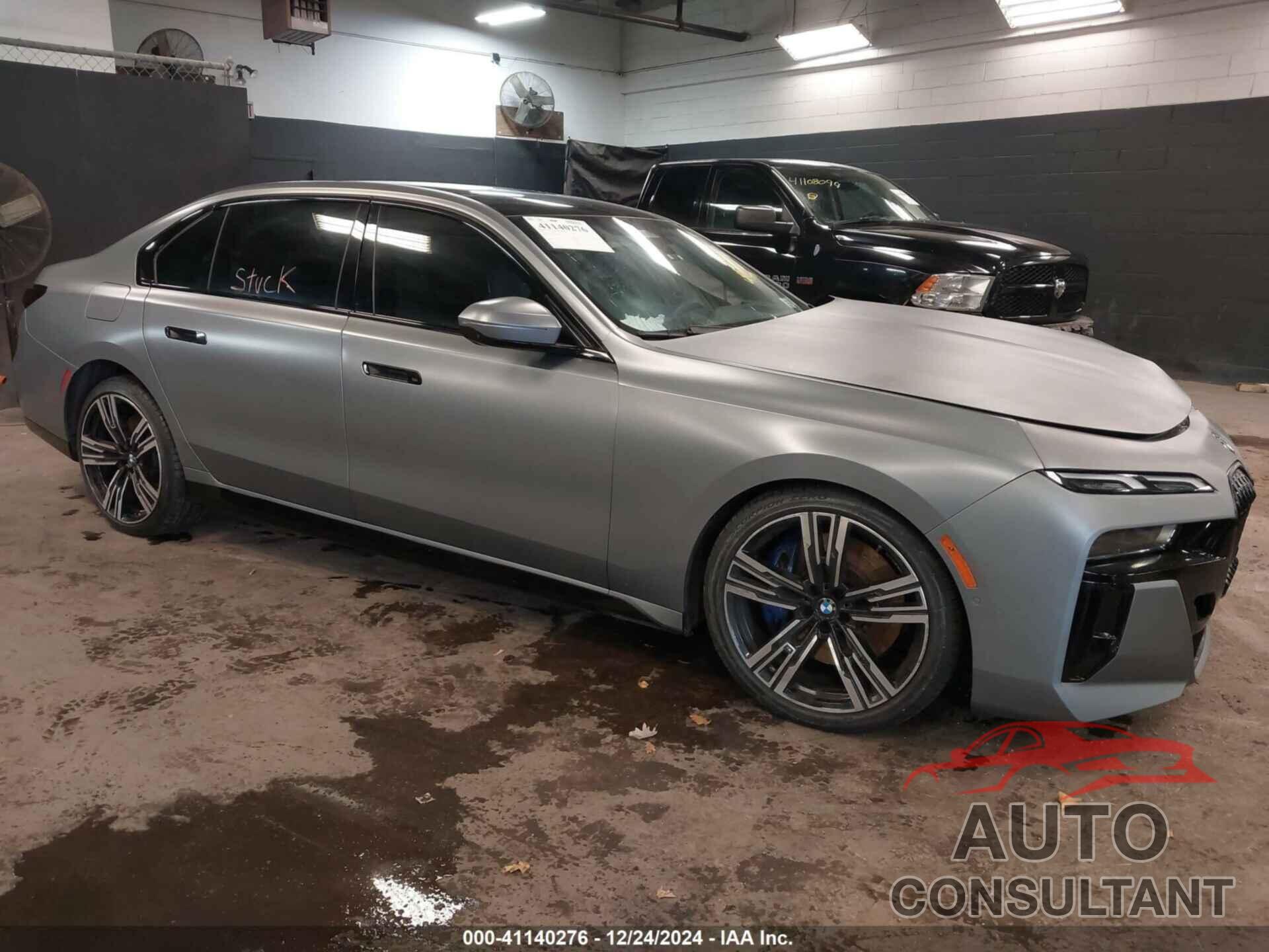 BMW 760 2023 - WBA33EJ09PCM90606