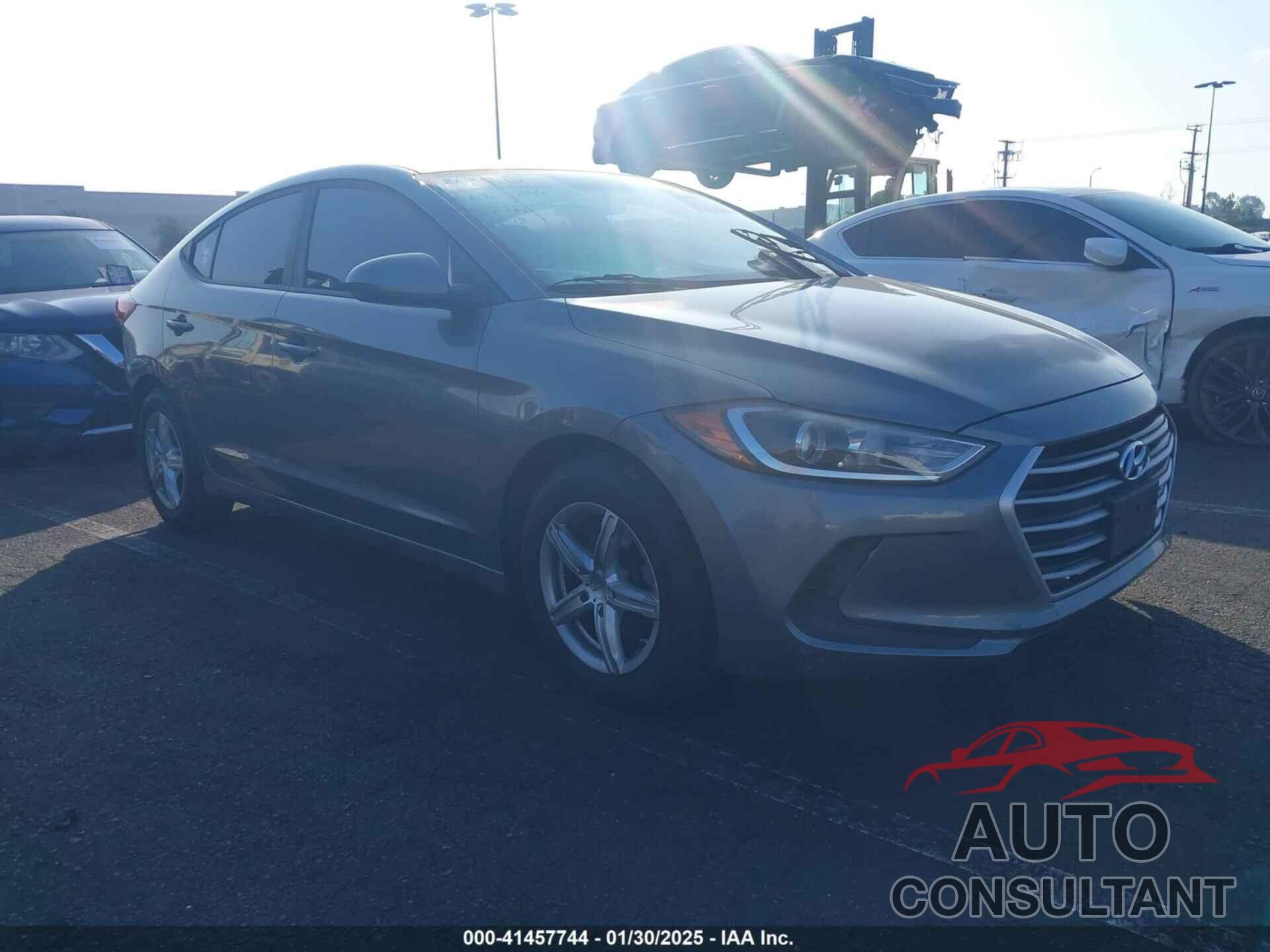 HYUNDAI ELANTRA 2017 - KMHD74LF8HU117670